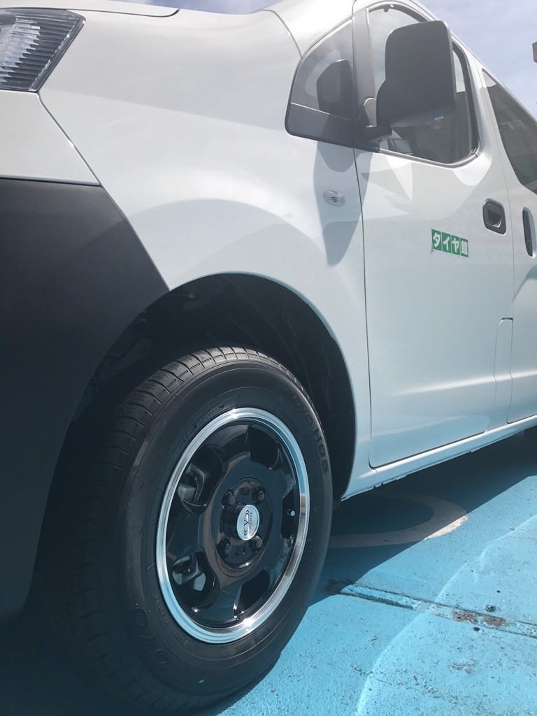 日産NV200 「VICENTE-05 TL・NV」（ｳﾞｨｾﾝﾃ ｾﾞﾛﾌｧｲﾌﾞ） 14インチ装着