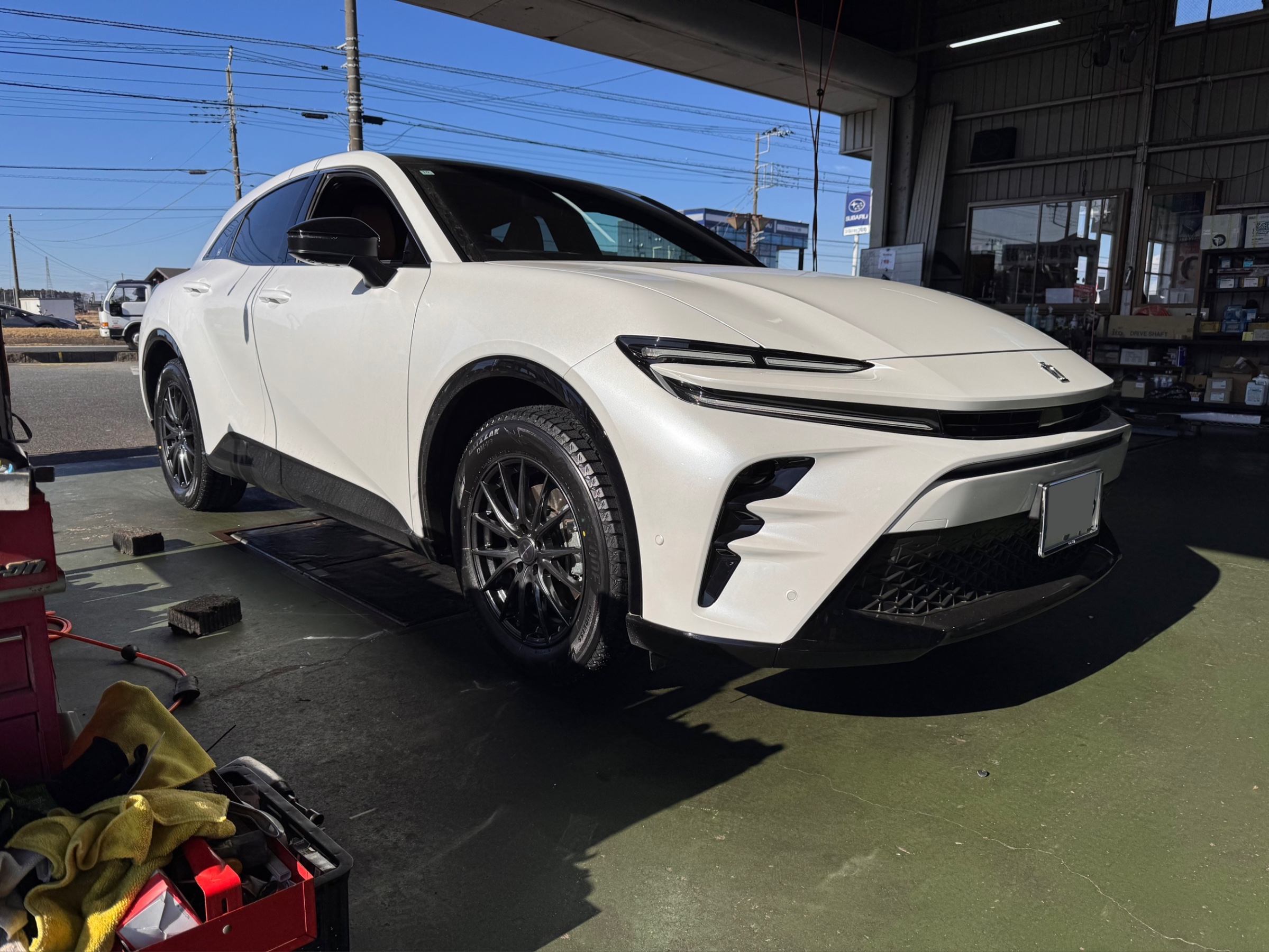 クラウンスポーツ用2023年スタッドレス クラウン スポーツ スタッドレス（自動車 冬タイヤ、ホイールセット