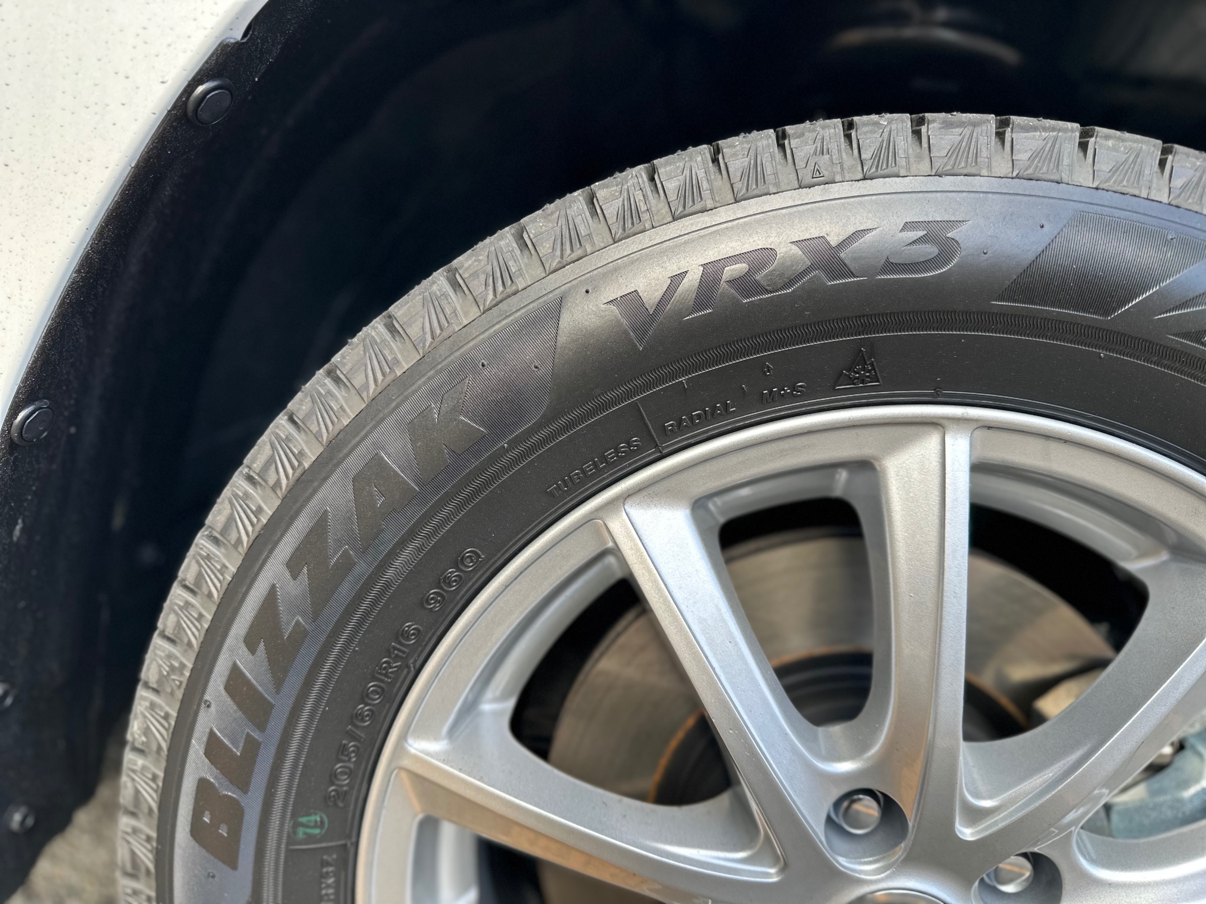 トヨタ スタッドレスタイヤ 85ヴォクシー205/60R16 楽天市場】205/60r16 ヴォクシー 4本セット スタッドレスの通販