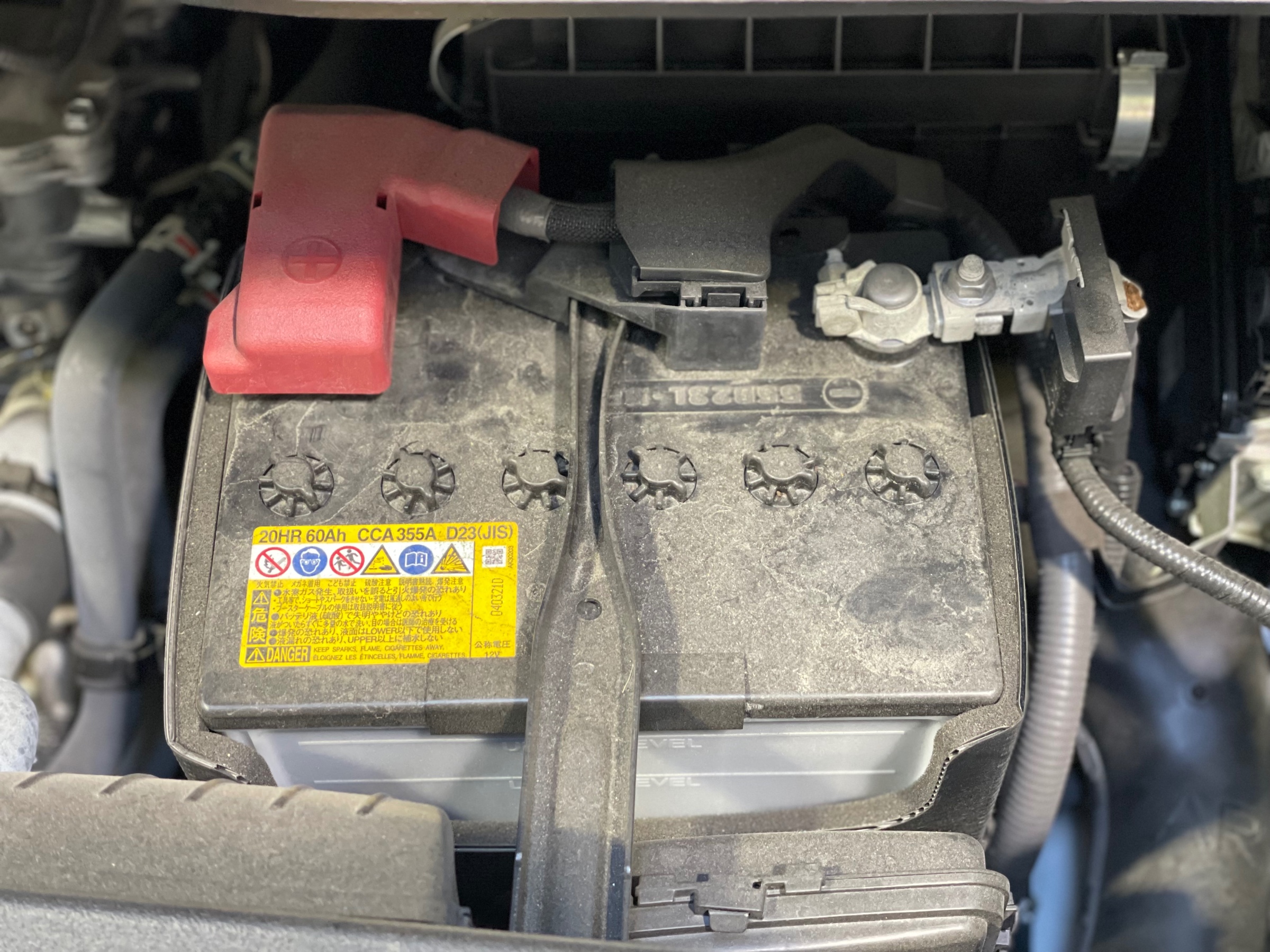 タイヤ館加古川 トヨタ アルファード AGH30W　バッテリー交換