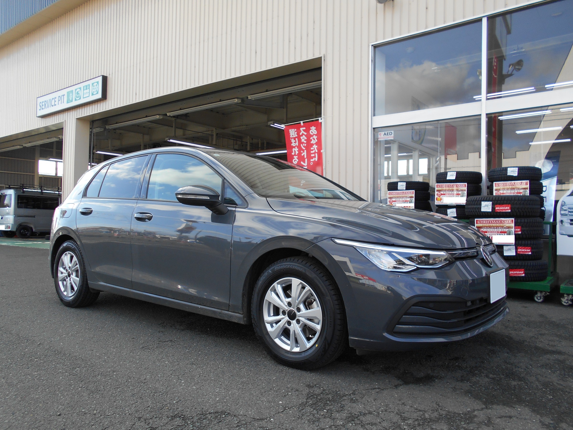 ☆ VW ゴルフ8 純正 16インチホイール付スタッドレス ☆② グッドイヤー 美品 中古 4本 フォルクスワーゲン ゴルフ8 純正 +