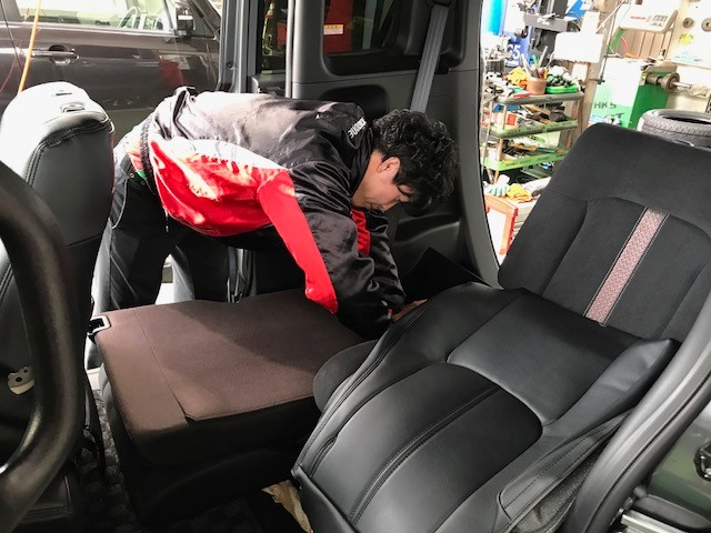 新型nーbox シートカバー取付 サービス事例 タイヤ館 鹿屋 タイヤからはじまる トータルカーメンテナンス タイヤ館グループ