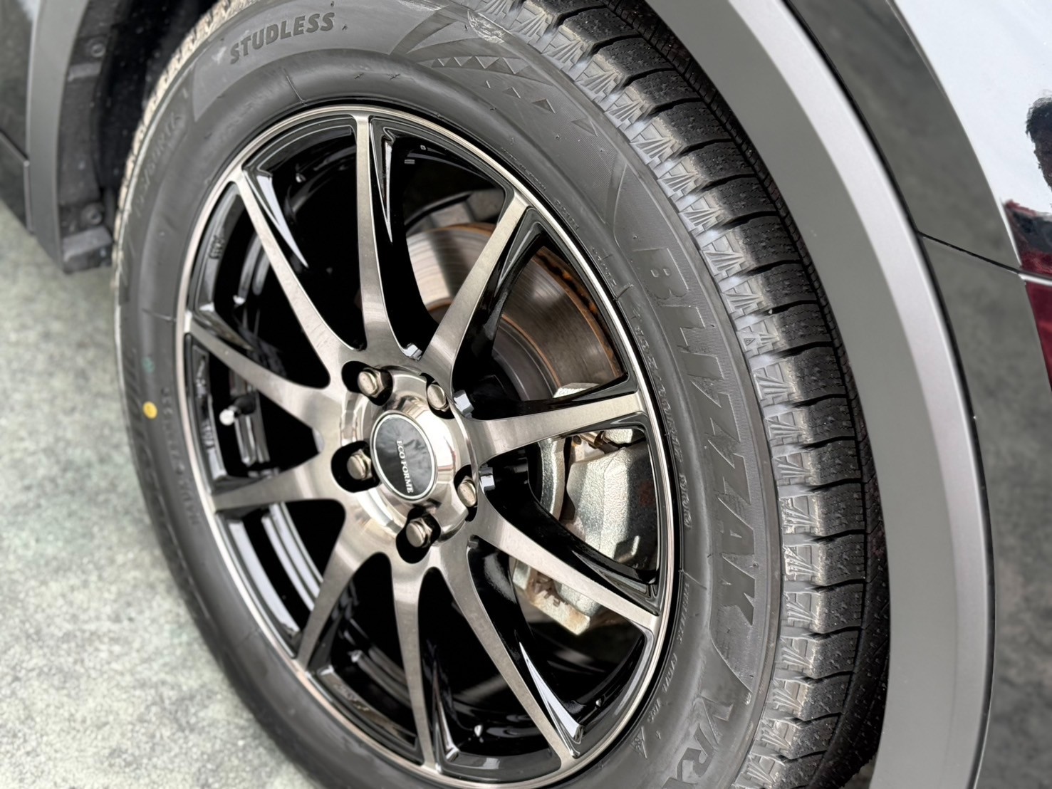 ホイールトヨタ60系プリウス PHEV 純正,タイヤ BLIZZAK VRX3