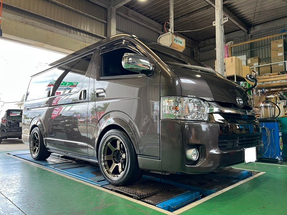 レオハイエースタイヤ BFグッドリッチ ハイエース 200系 レジアスエース HIACE 16