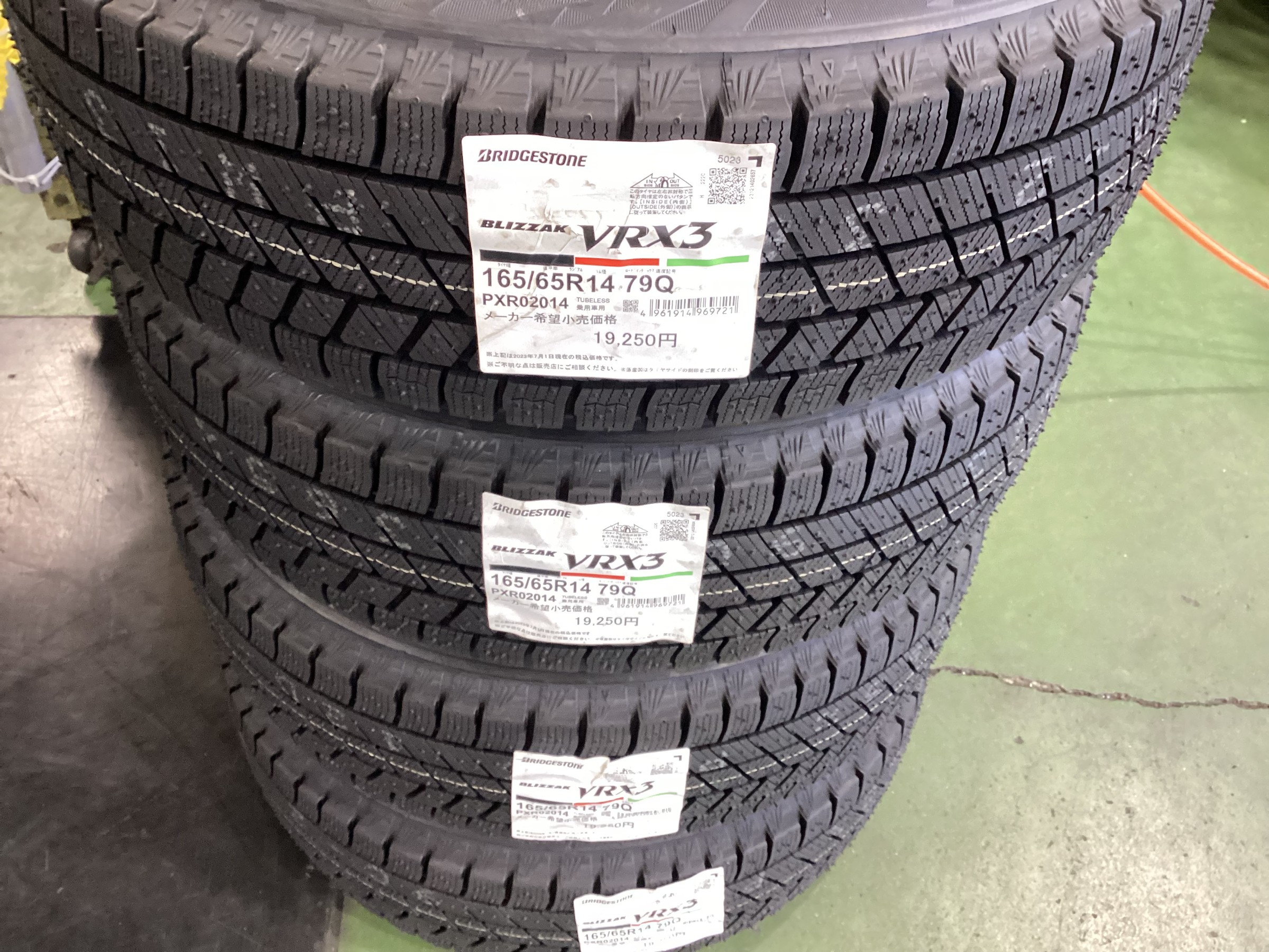 新品】ブリヂストン VRX3 175/65R14 スタッドレスホイールセット 175
