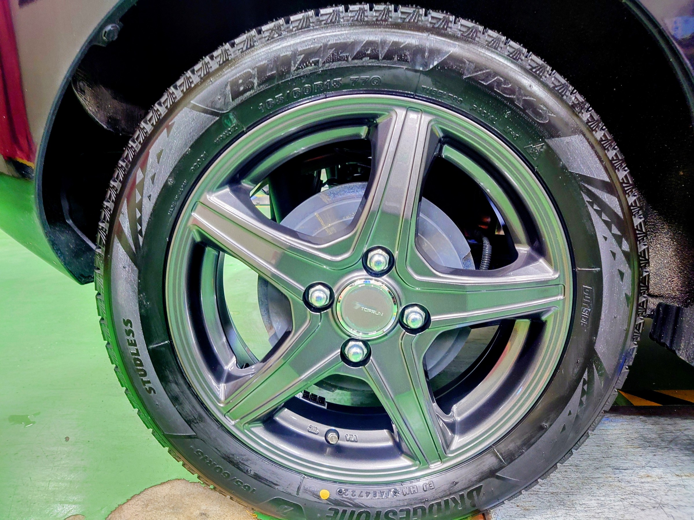 ☆三菱 デリカミニ 【スタッドレスタイヤ＋ホイールセット】交換