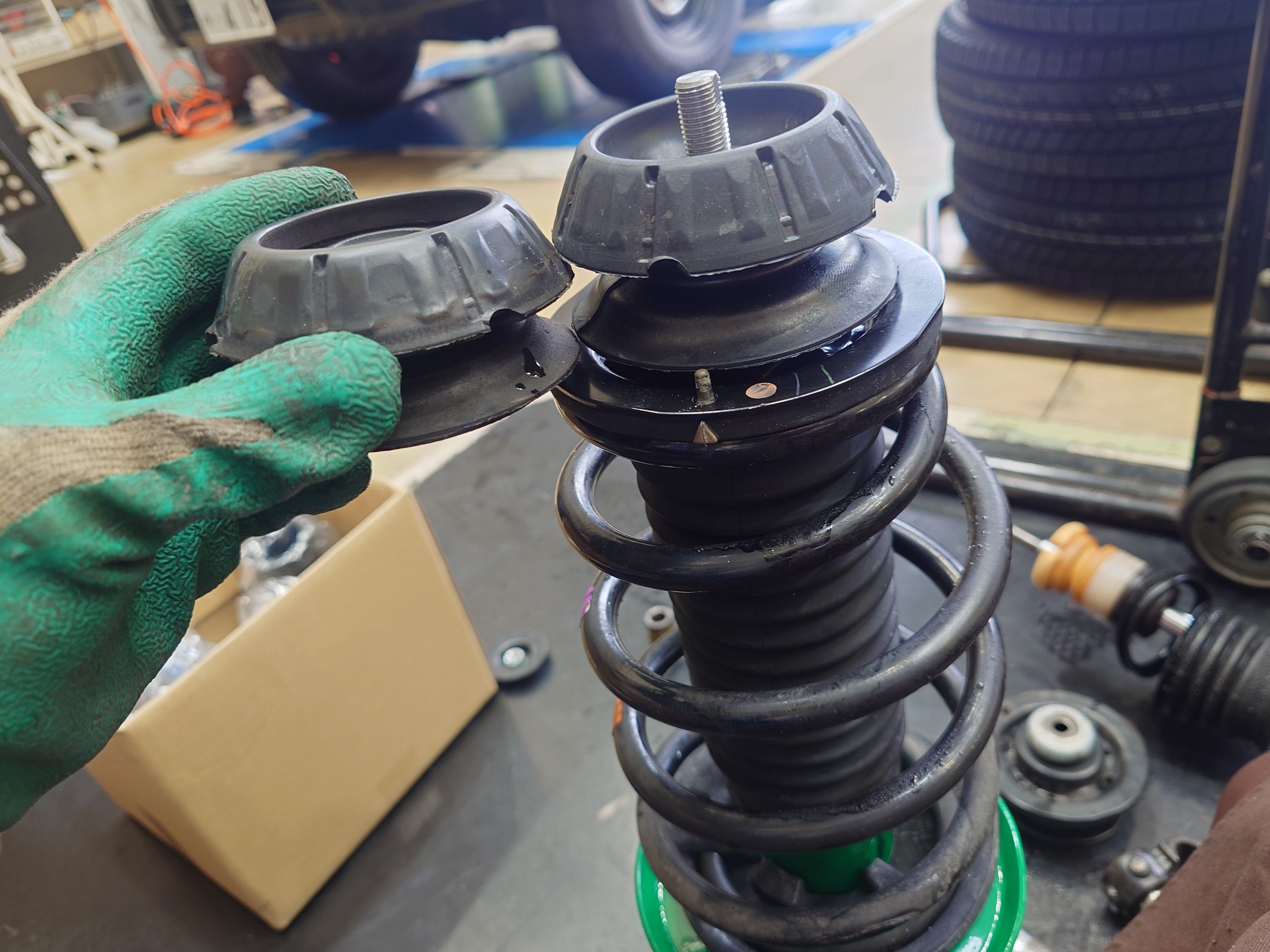 トヨタ シエンタ ショックアブソーバー交換 TEIN ENDURA PRO