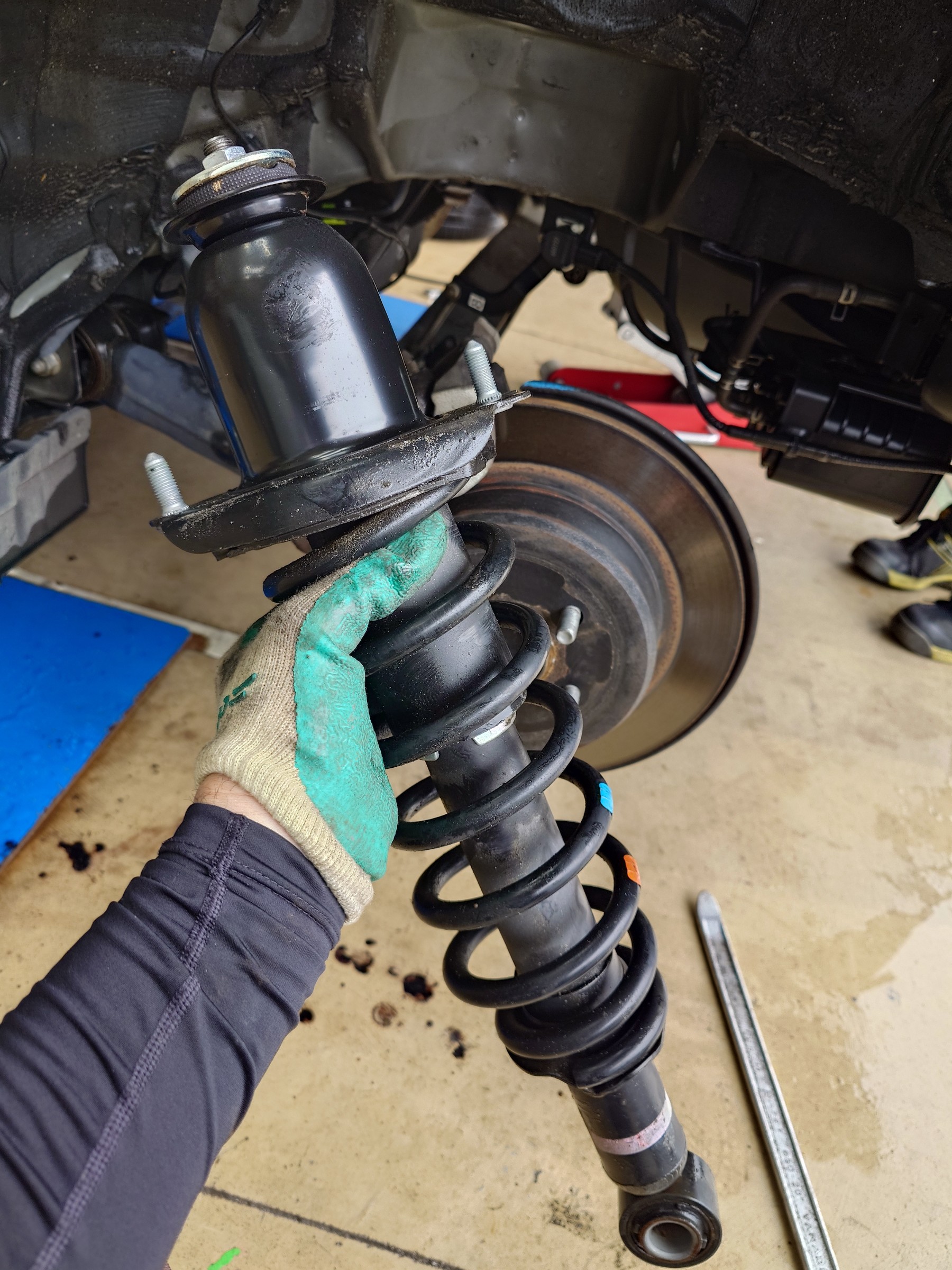 トヨタ シエンタ ショックアブソーバー交換 TEIN ENDURA PRO