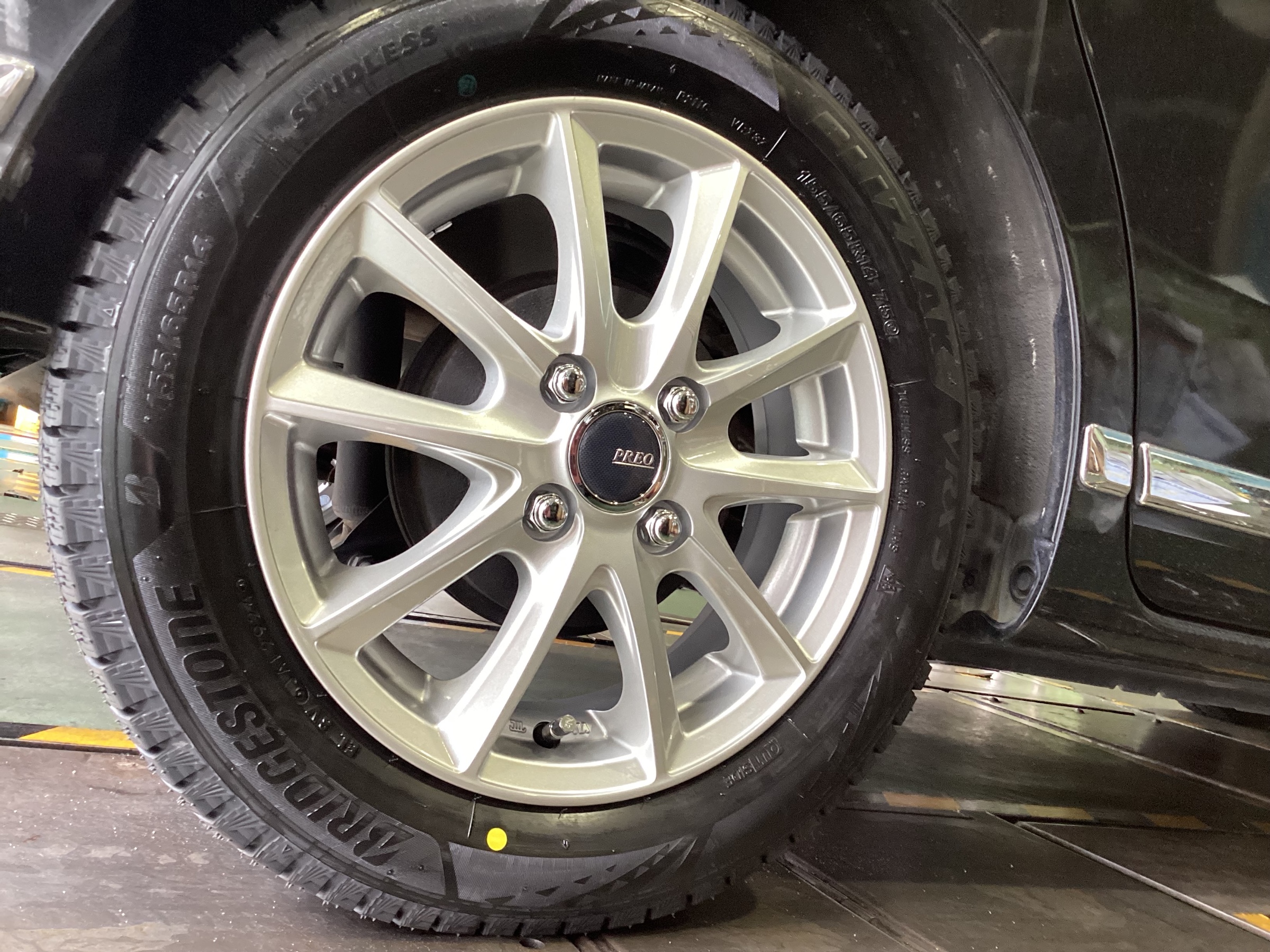 作業事例】「ダイハツ・ムーヴキャンバス」スタッドレスタイヤホイール