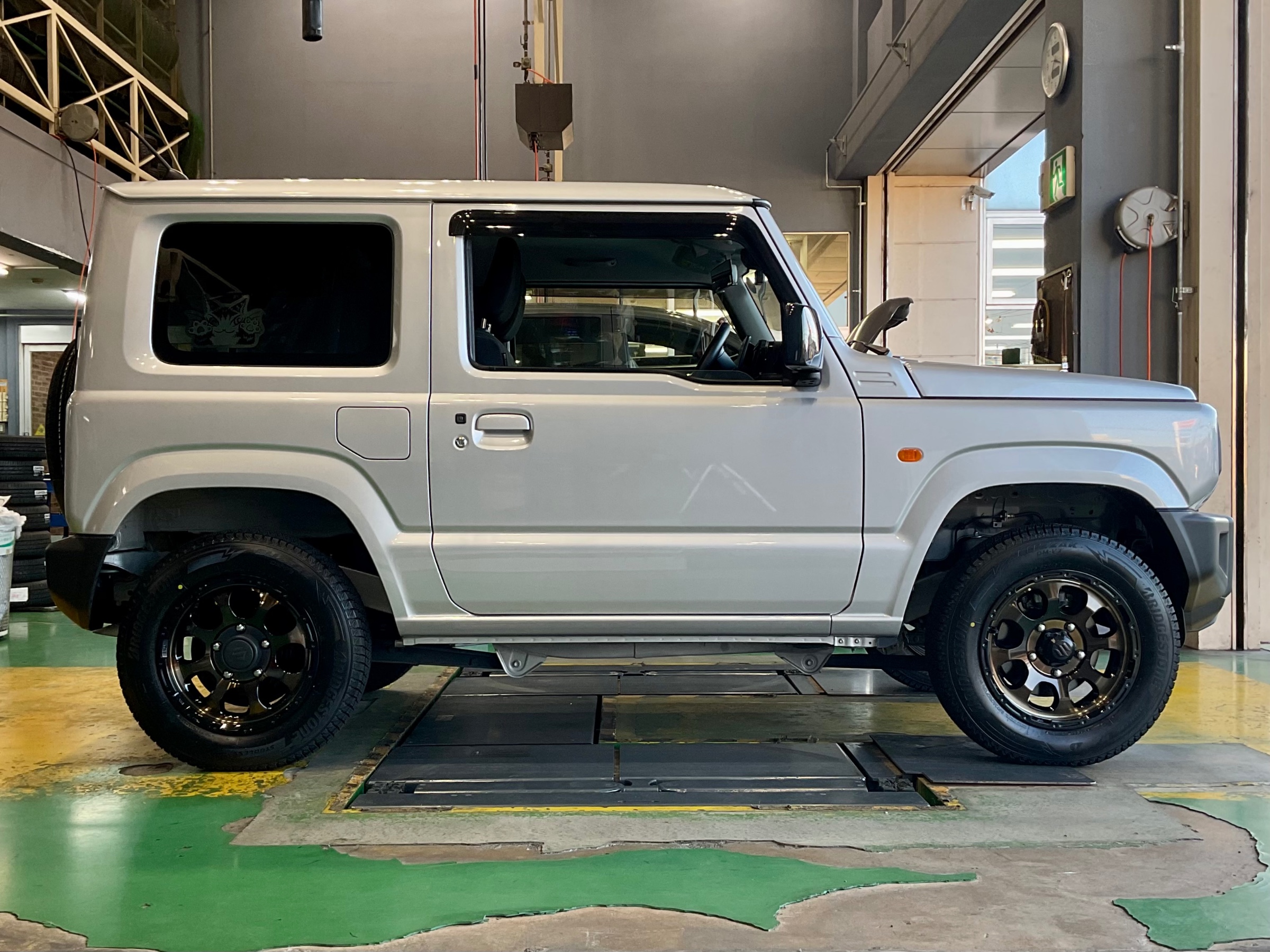 やすゆき　ジムニー　ホイール　② ジムニー ホイール JB64 シエラ JB74 JB23 JA11系 MUD-ZEUS Jimny 16