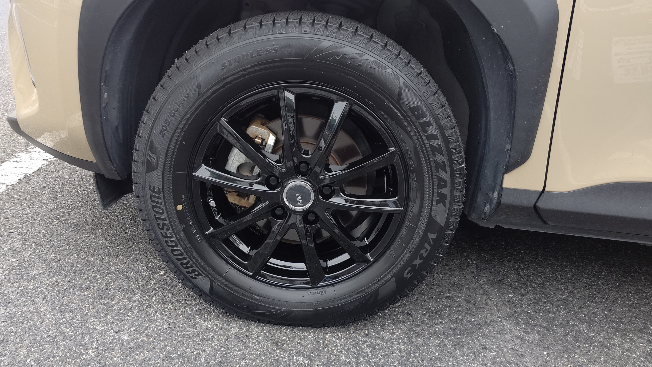 新品】ヤリスクロス<BR> スタッドレスタイヤ ホイール4本セット<BR