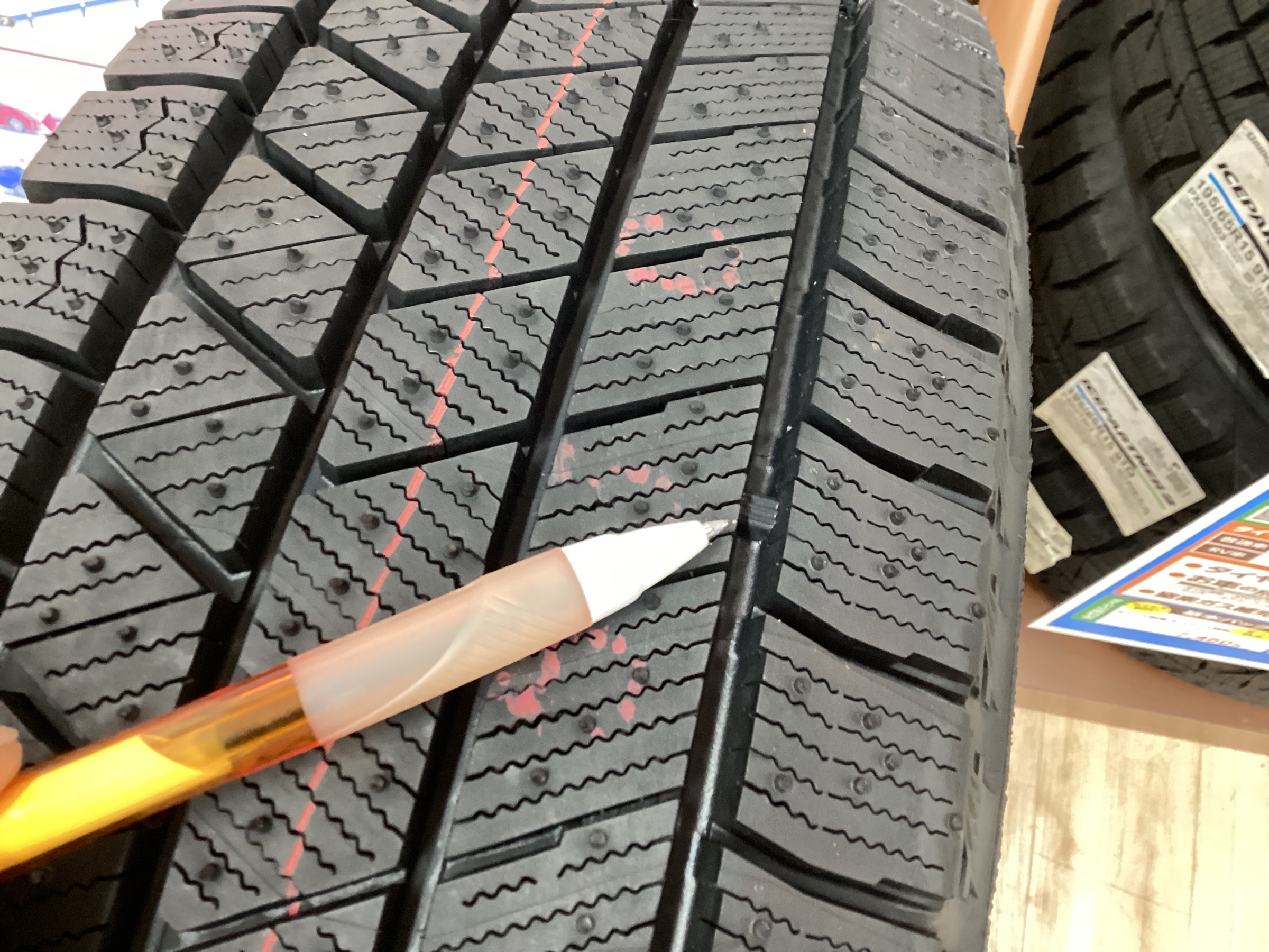 室内保管★ バリ溝215/50R1/7 2021年スタッドレスタイヤ引取り限定★ 室内保管☆ バリ溝215/50R1/7 2021年スタッドレスタイヤ引取り限定☆