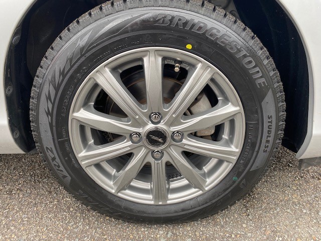 トヨタ アクアにスタッドレスタイヤホイールセット | 店舗おススメ情報