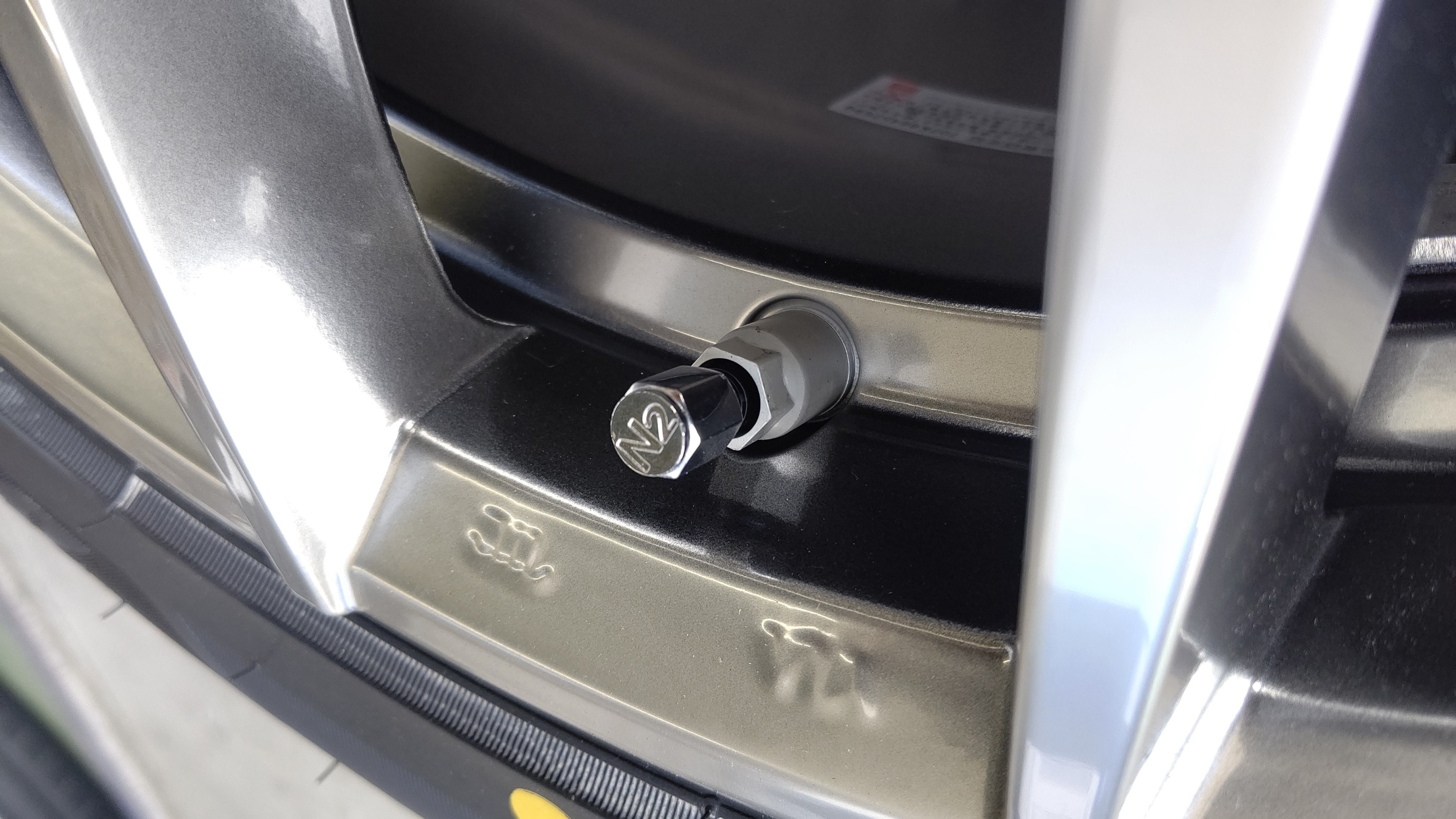 レクサスES Fスポーツ後期型ホイール、空気圧センサー、スタッドレスタイヤセット レクサスES Fスポーツ後期型ホイール、空気圧センサー