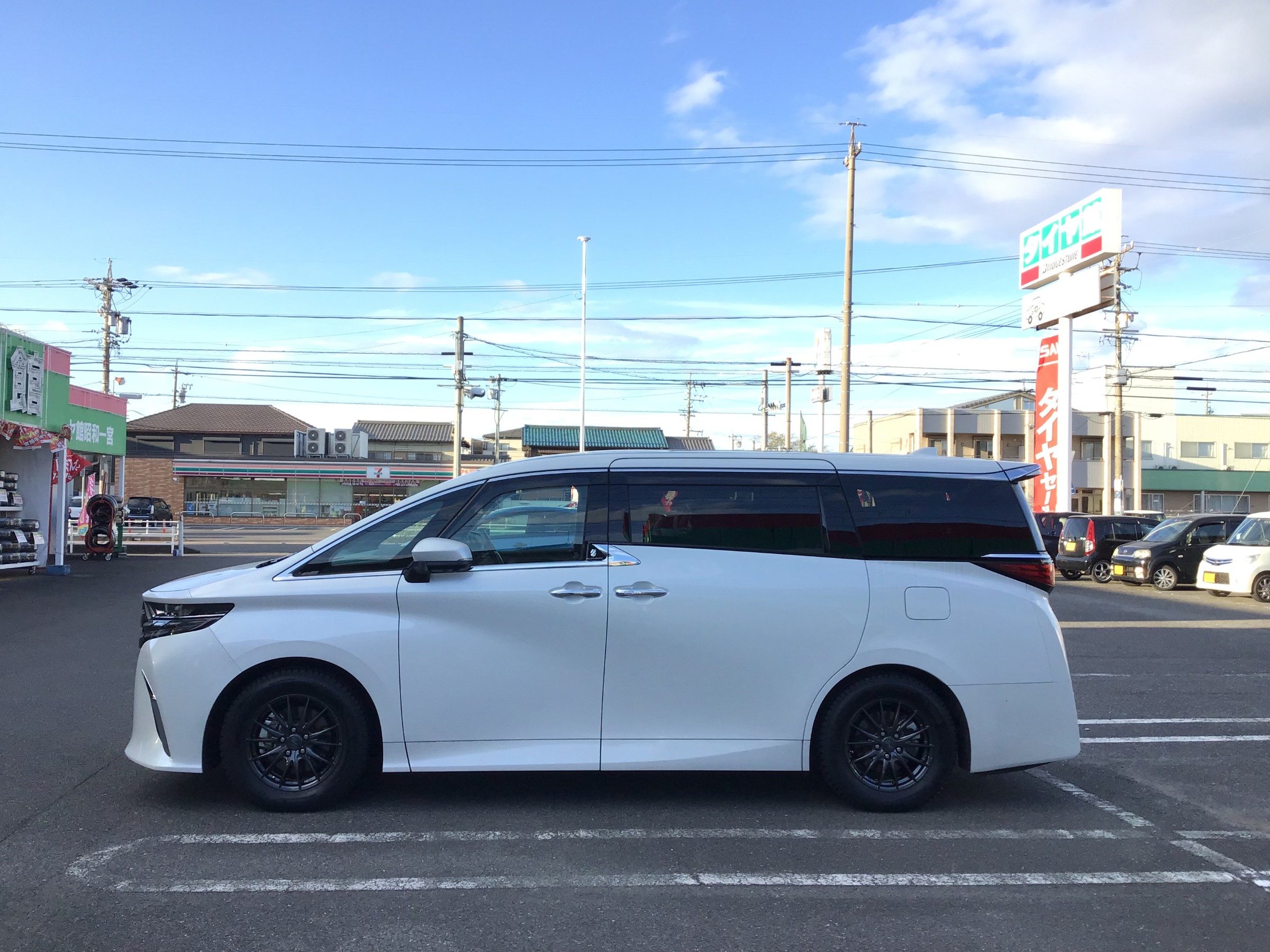 トヨタ・40系アルファード】スタッドレスタイヤホイールセットご装着