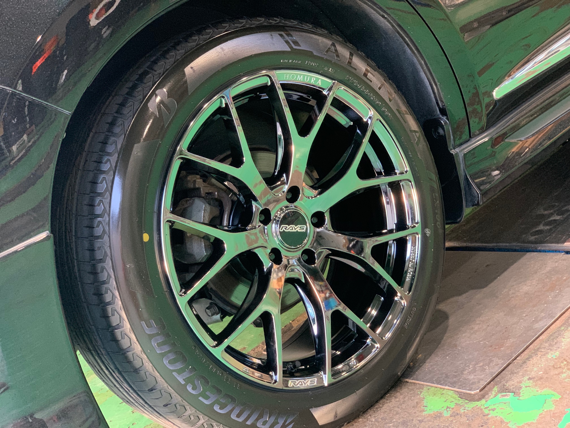 RAYS☆NO.1ショップ ハリアーにHOMURA 2X7FT 19インチ と アレンザ