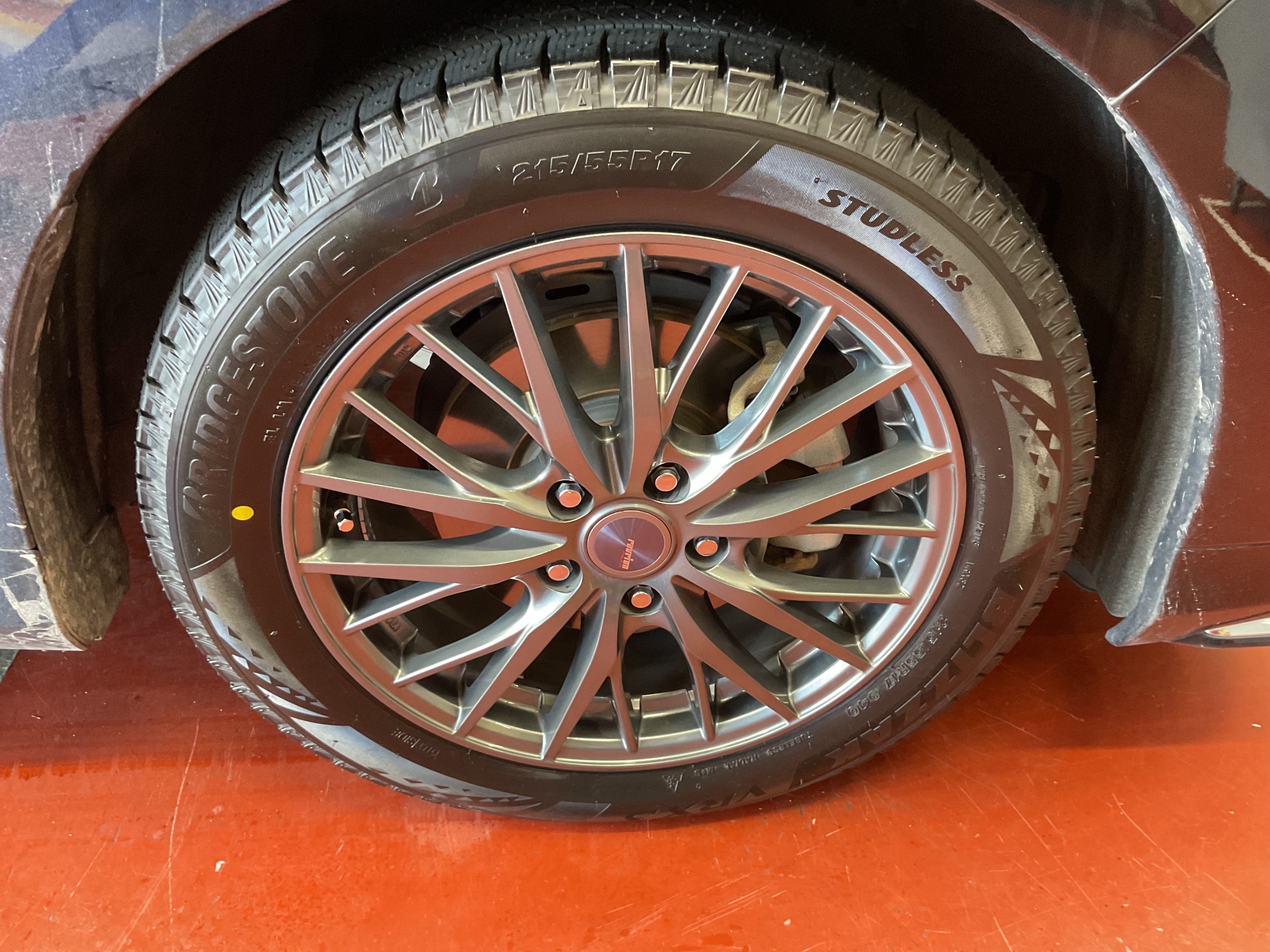 HONDA・オデッセイ RC4 BLIZZAK・VRX3 215/55R17 タイヤ交換
