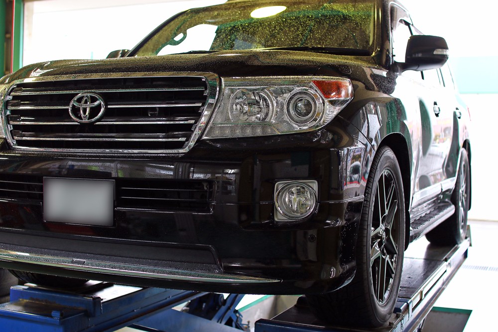 ランクル２００のお客様 ３ｄアライメント トヨタ ランドクルーザー その他 タイヤ ホイール関連 4輪トータルアライメント調整 サービス事例 タイヤ館 敦賀 石川県 福井県のタイヤ カー用品ショップ タイヤからはじまる トータルカーメンテナンス タイヤ館