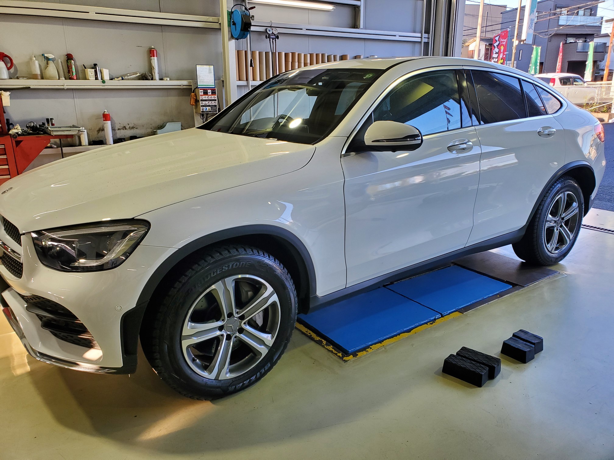 メルセデスベンツ GLC】スタッドレスタイヤ交換 | 店舗おススメ メルセデスベンツ GLC】スタッドレスタイヤ交換 | 店舗おススメ