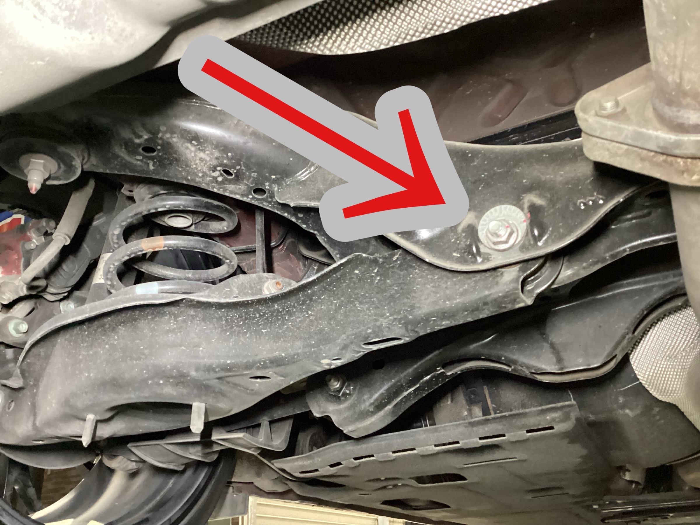 アテンザセダン（GJ2FP）19インチが偏摩耗したら悲しいので