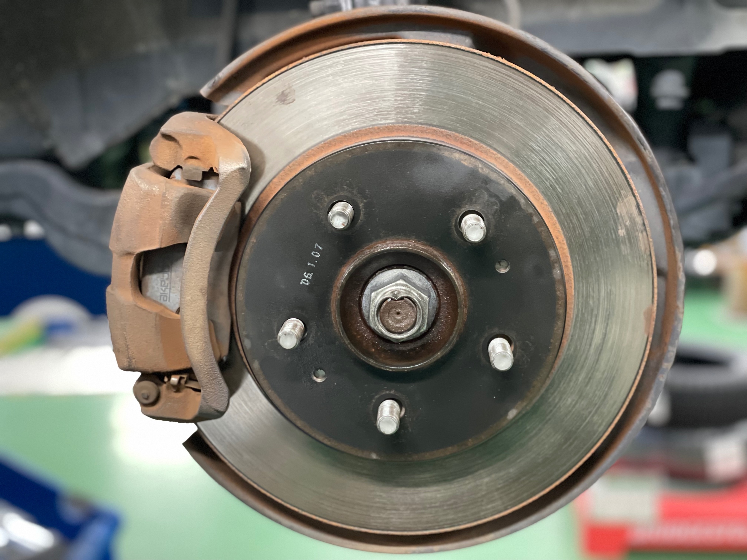 タイヤ館加古川 トヨタ ラッシュ J200E　防錆コーティング