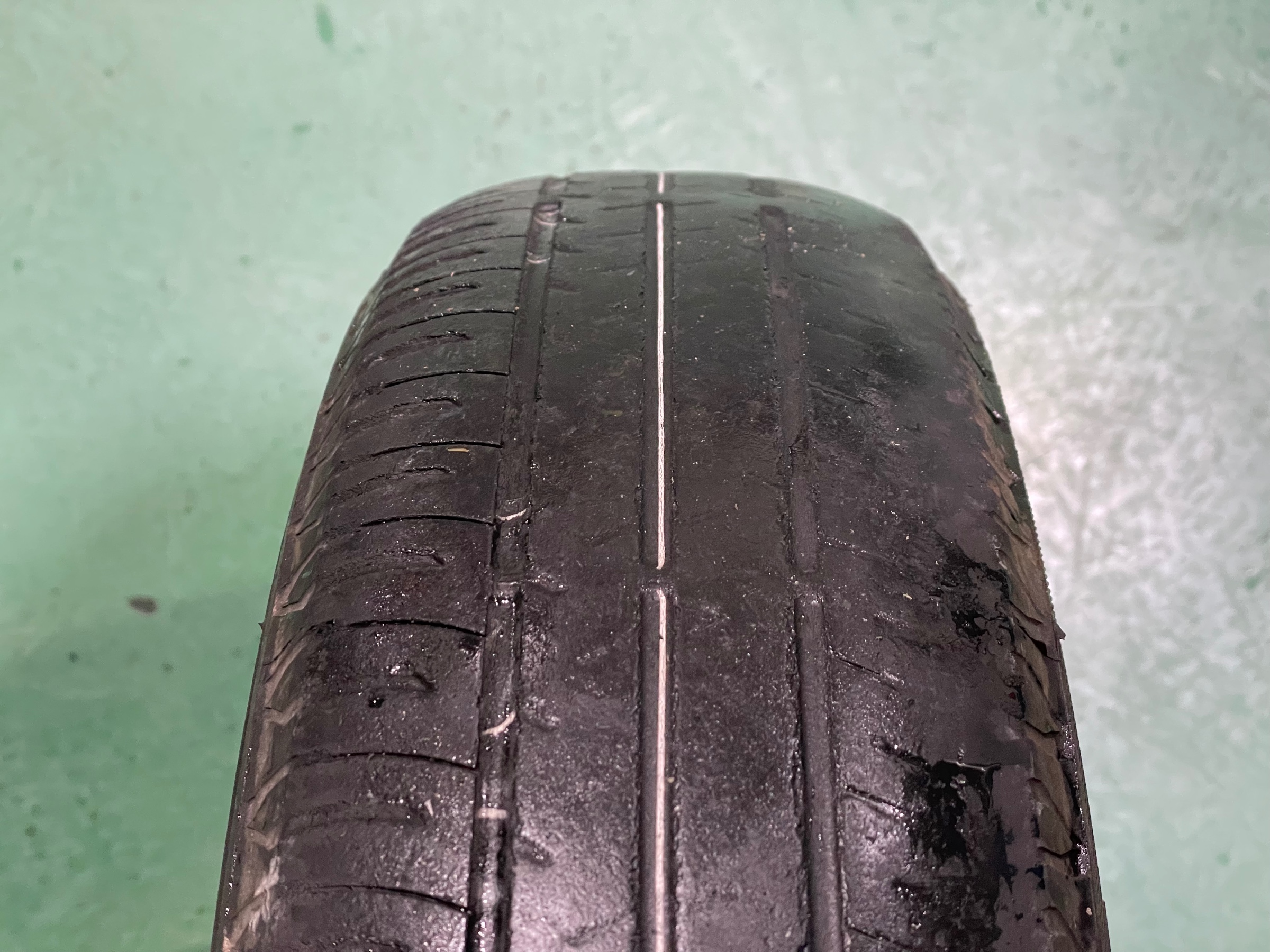 タイヤ館加古川 ダイハツ エッセ L235S　タイヤ交換