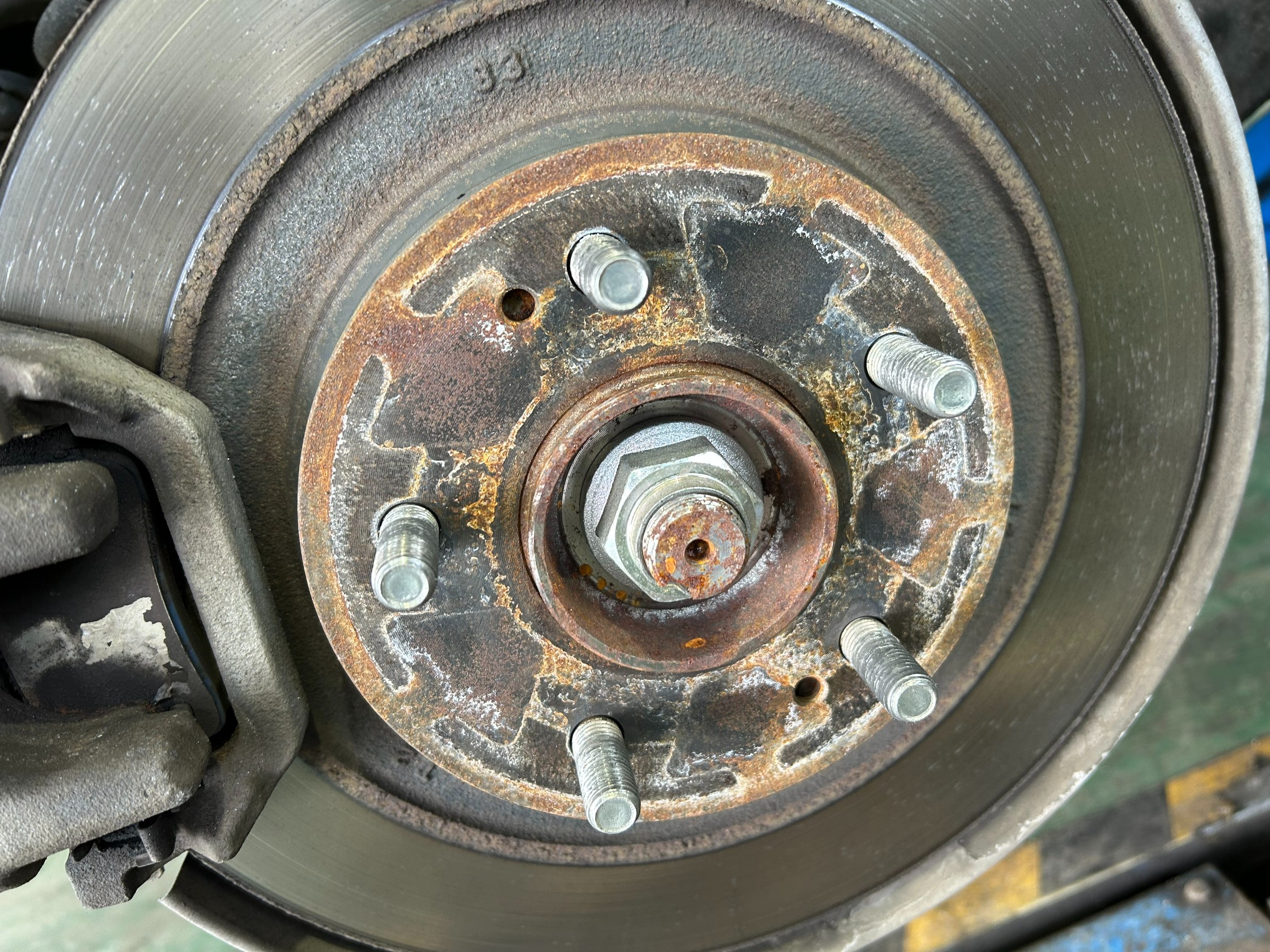 ハブ防錆施工前