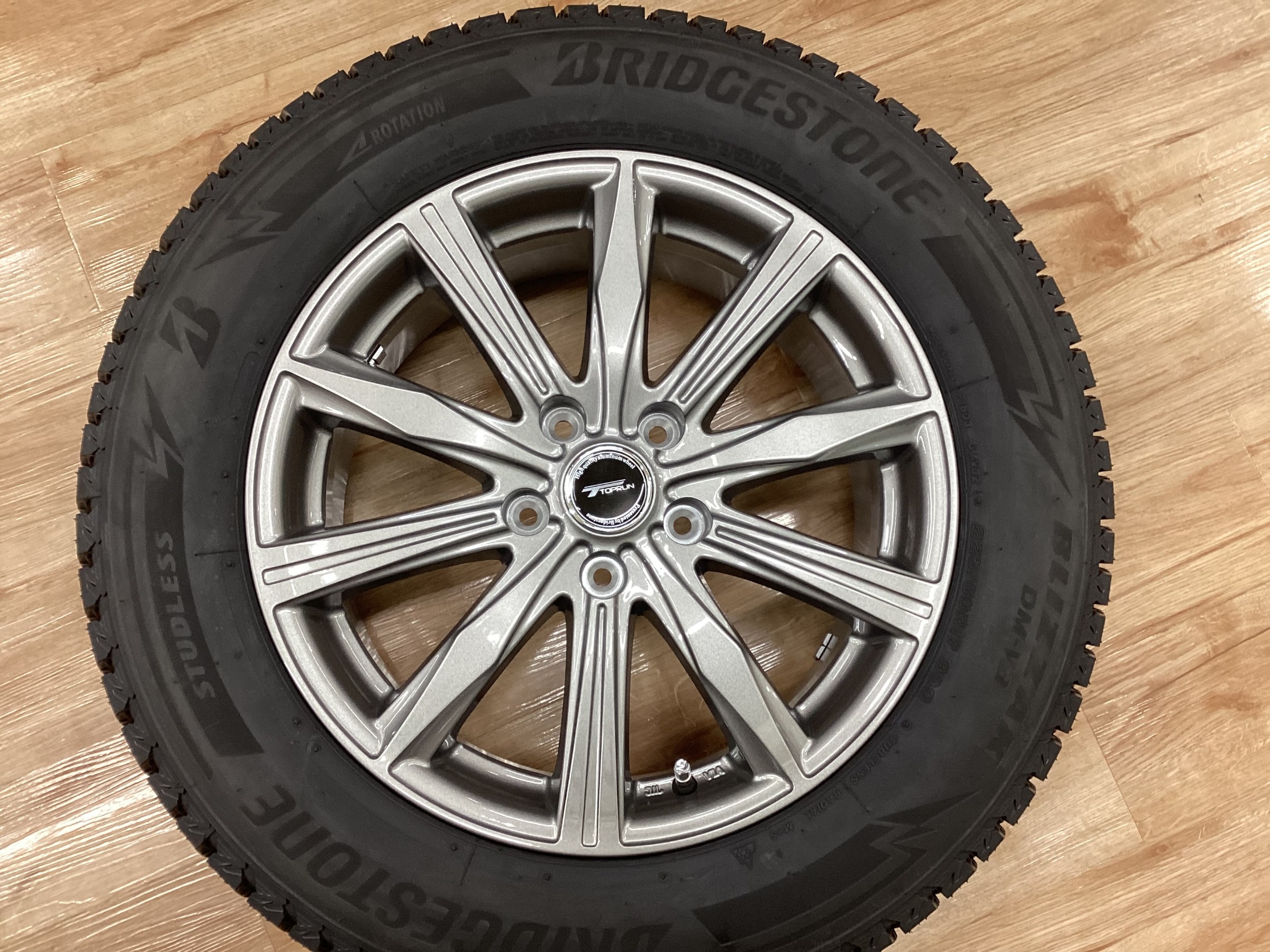 雪道・悪路走破性重視ならブリザック DM-V3がおススメ！スバル