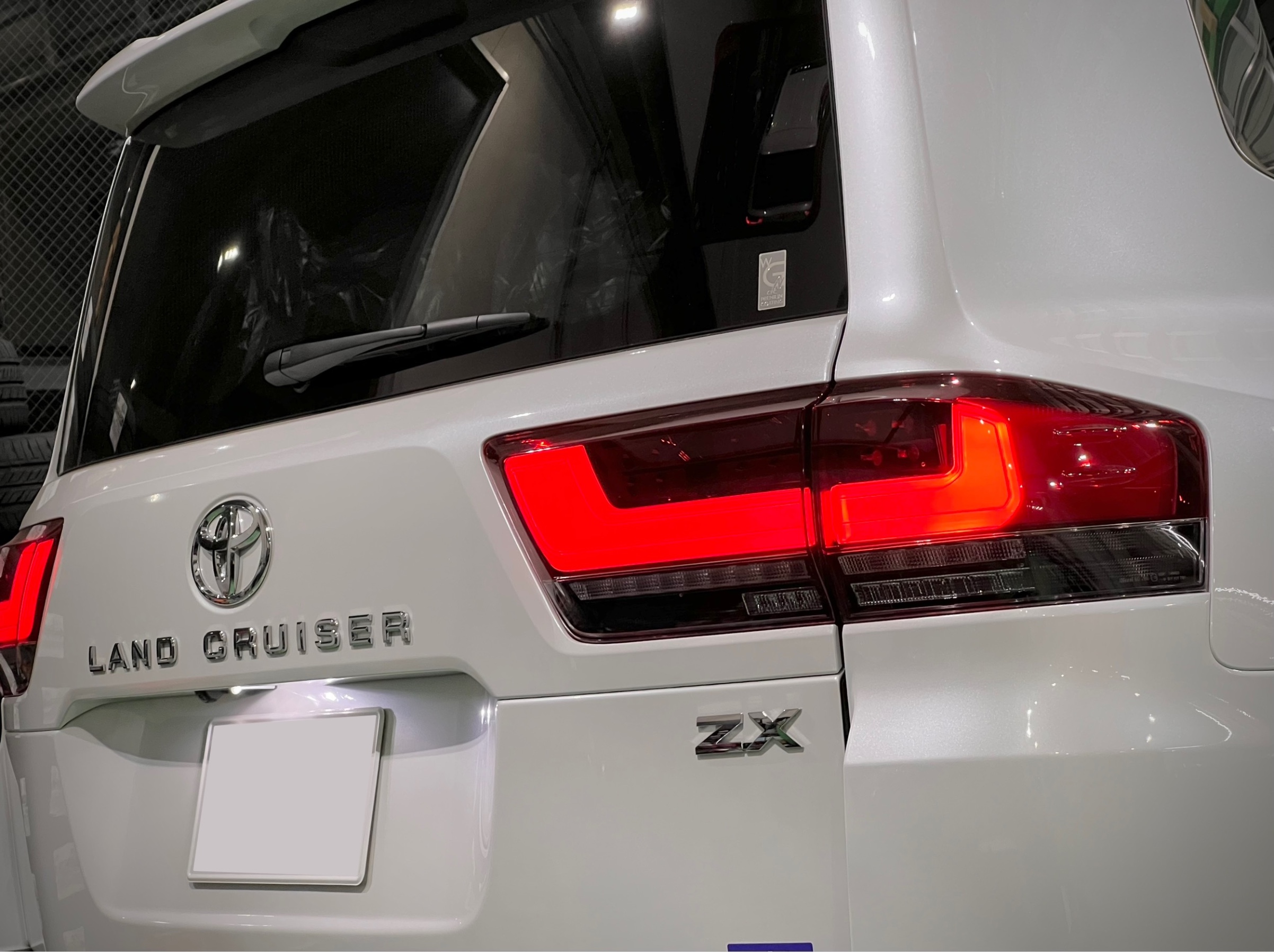 TOYOTA LAND CRUISER 300 ・BAREROCK BISON・BLIZZAK DM-V3 装着