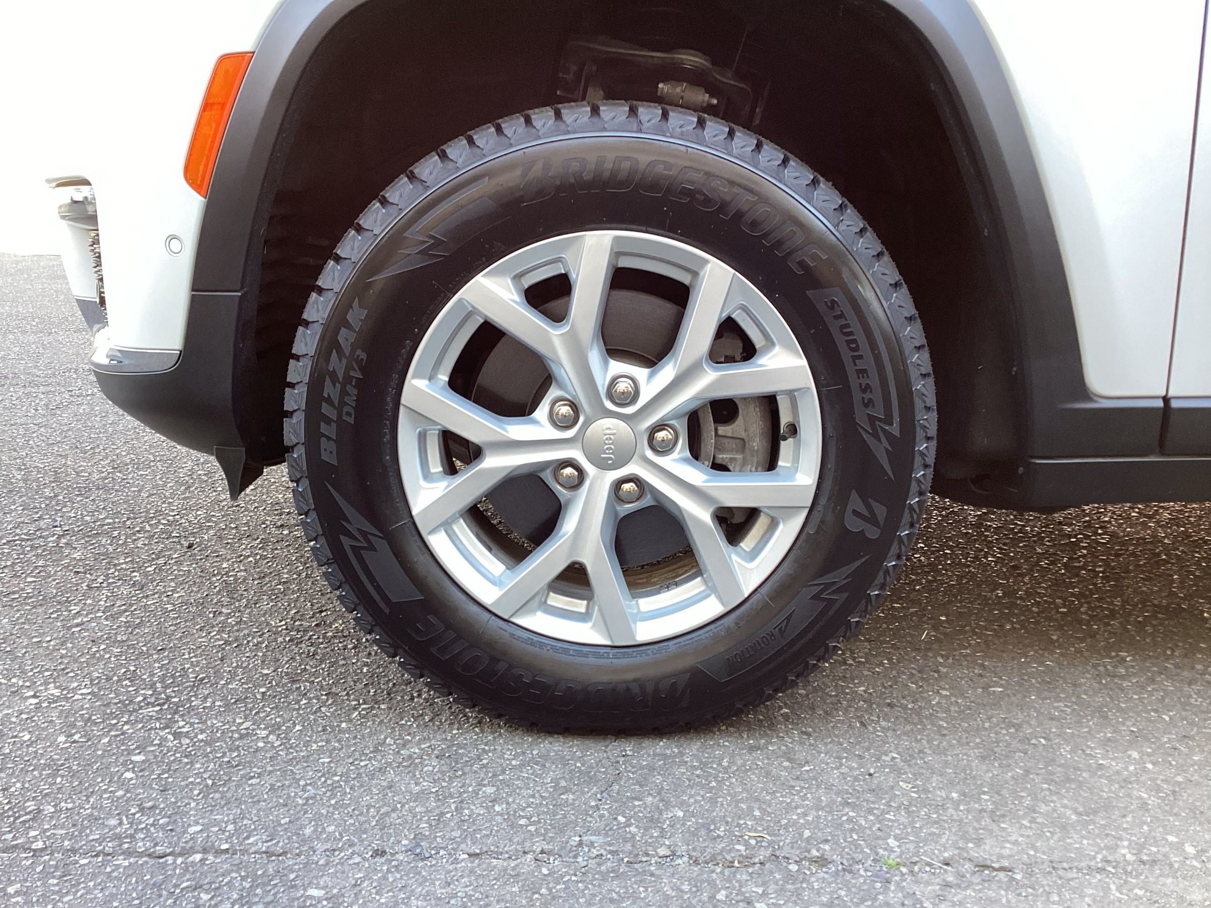 JEEP グランドチェロキー（WL20） / SUV専用 ブリザック DM-V3