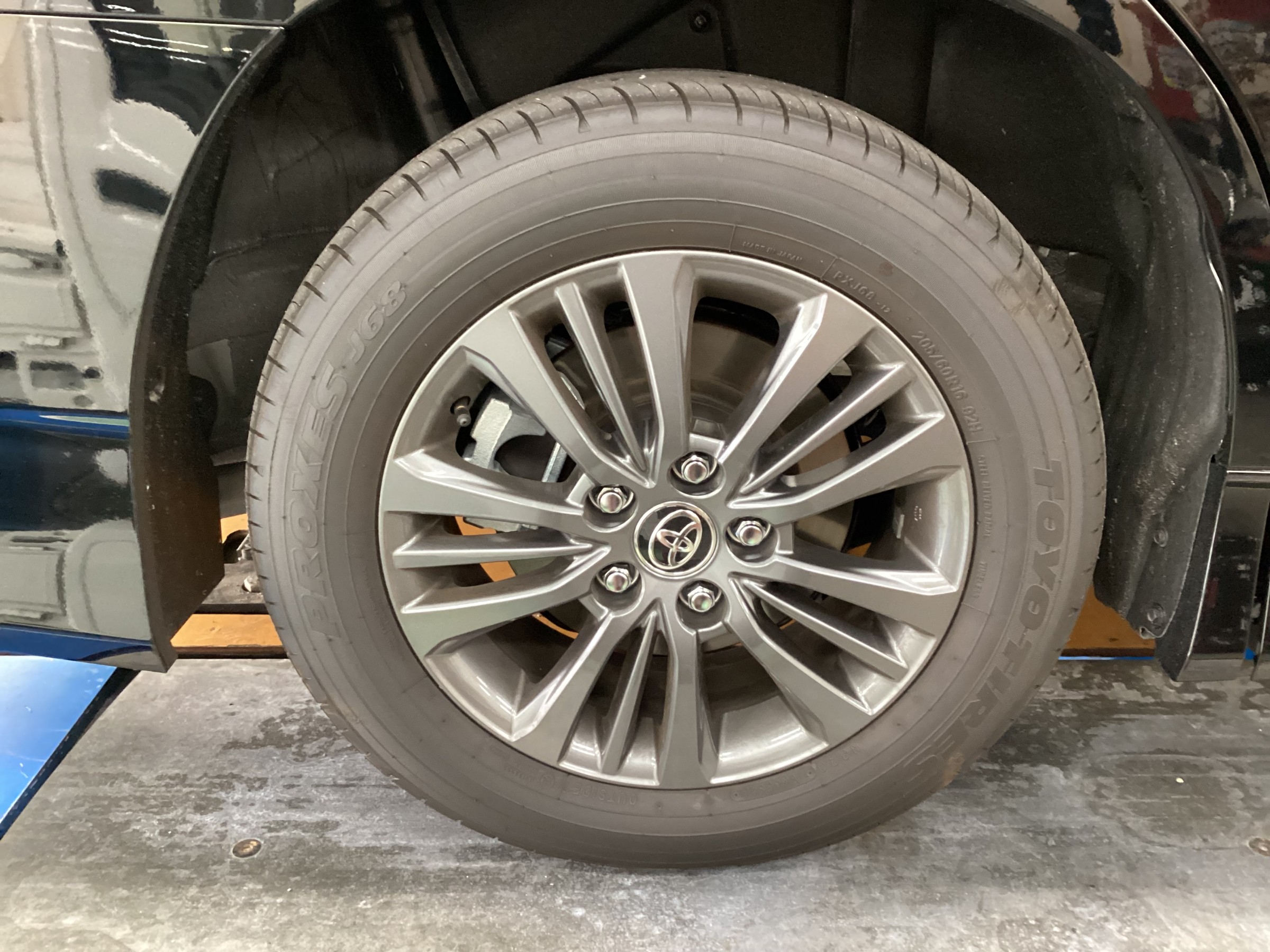 ヴォクシー純正ホイール　スタッドレスタイヤホイールセット 楽天市場】【BF最大P5倍】ノア・ヴォクシー（90系）専用スタッドレス