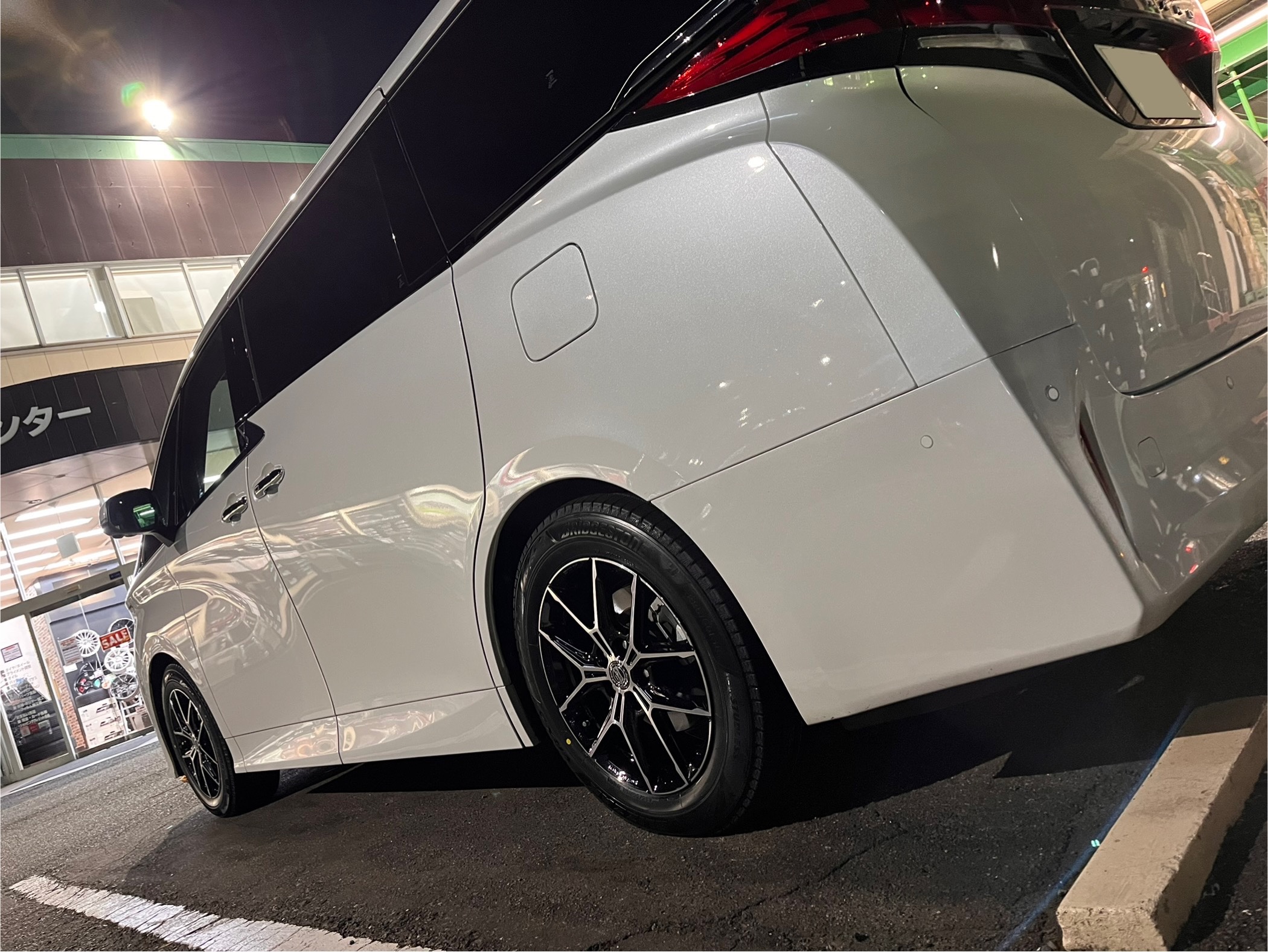 40アルファードにスタッドレスセット取付 | 店舗おススメ情報 | タイヤ