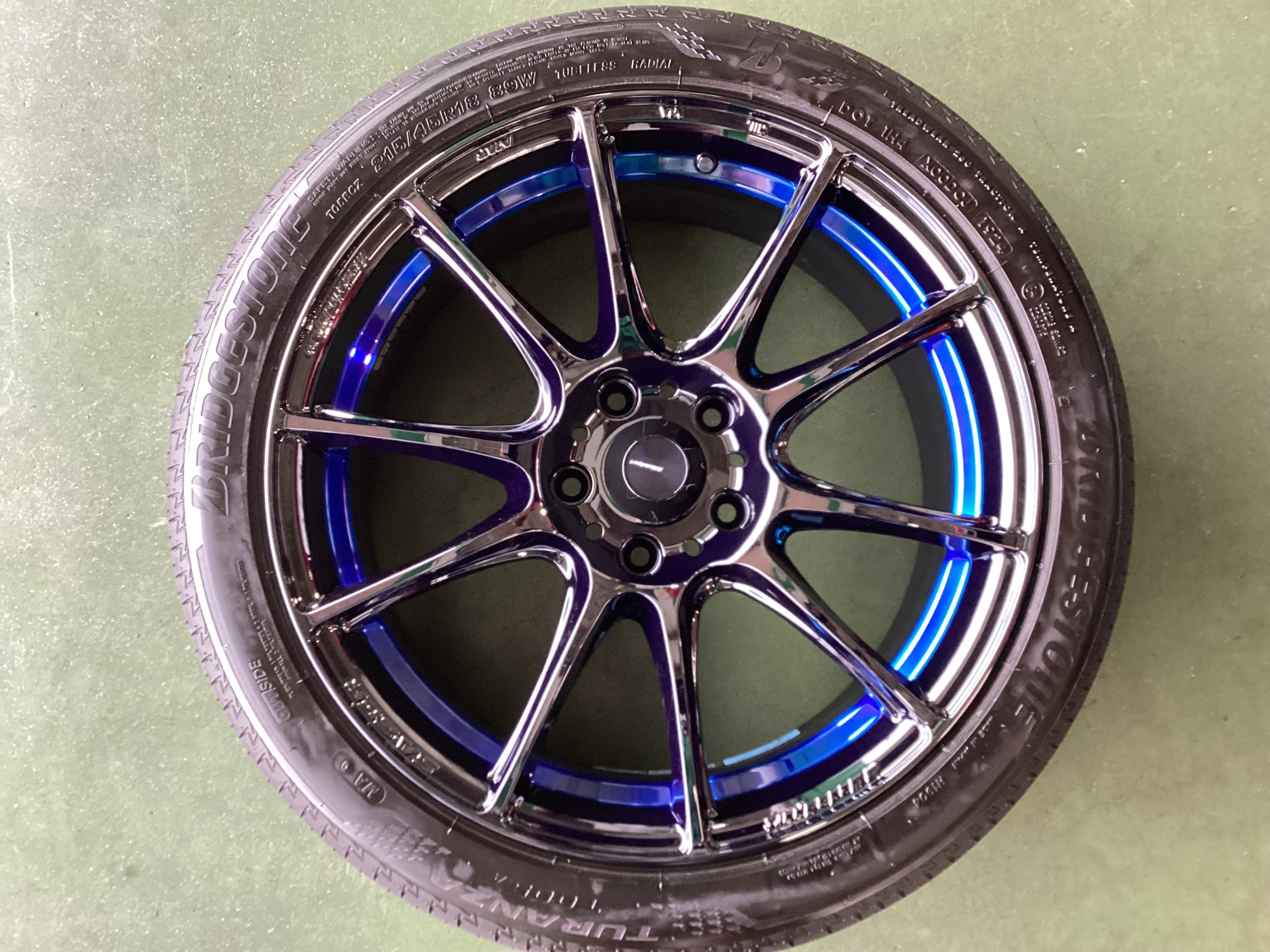 マツダ MAZDA3 ／ BLIZZAK VRX3＆ウェッズスポーツ SA-25R ／ 18インチ