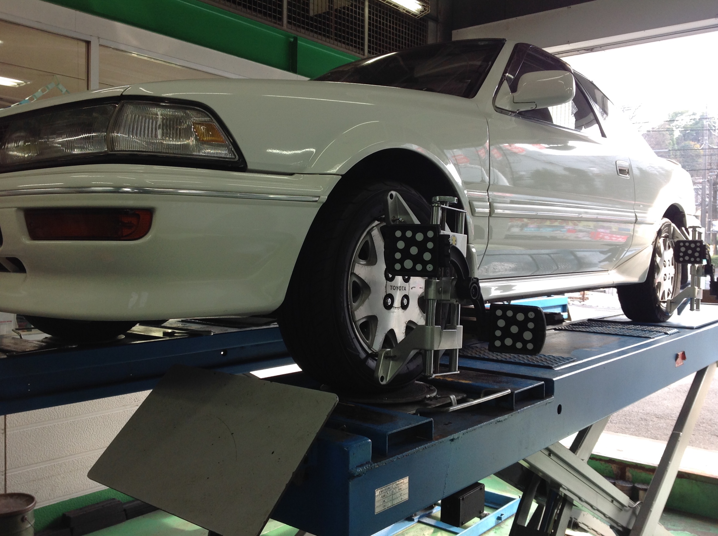 トヨタ Ae92レビン アライメント トヨタ カローラレビン タイヤ ホイール関連 John Bean こだわり3dアライメント 予約制となっております お電話下さい サービス事例 タイヤ館 ジャパン宮前 神奈川県のタイヤ カー用品ショップ タイヤからはじまる