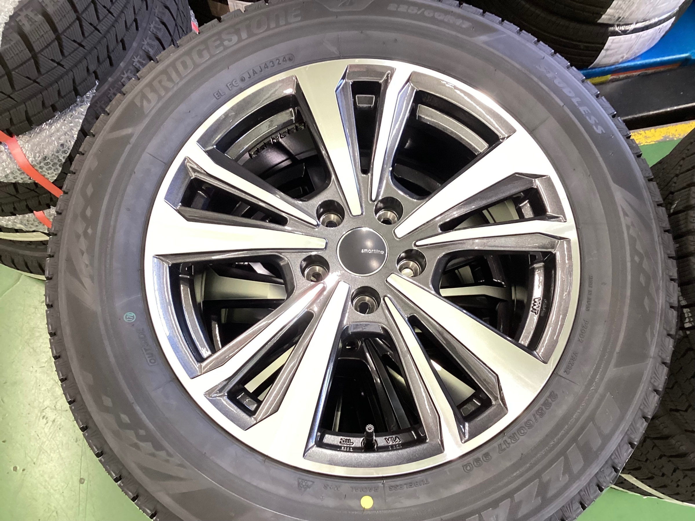 ミニ カントリーマン スタッドレスセット取付 | 店舗おススメ情報