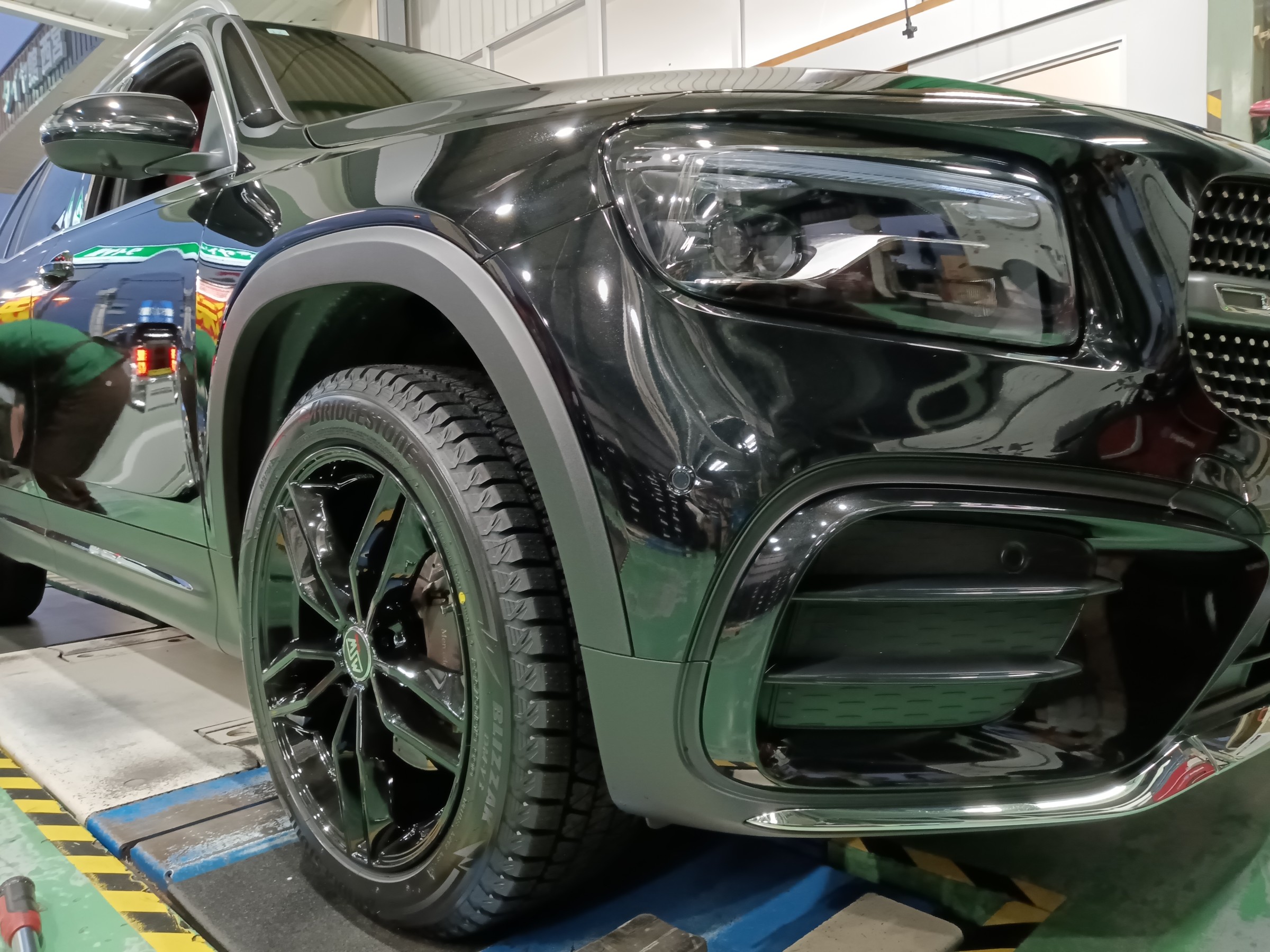 メルセデス・ベンツ GLB200d スタッドレスタイヤホイールセット