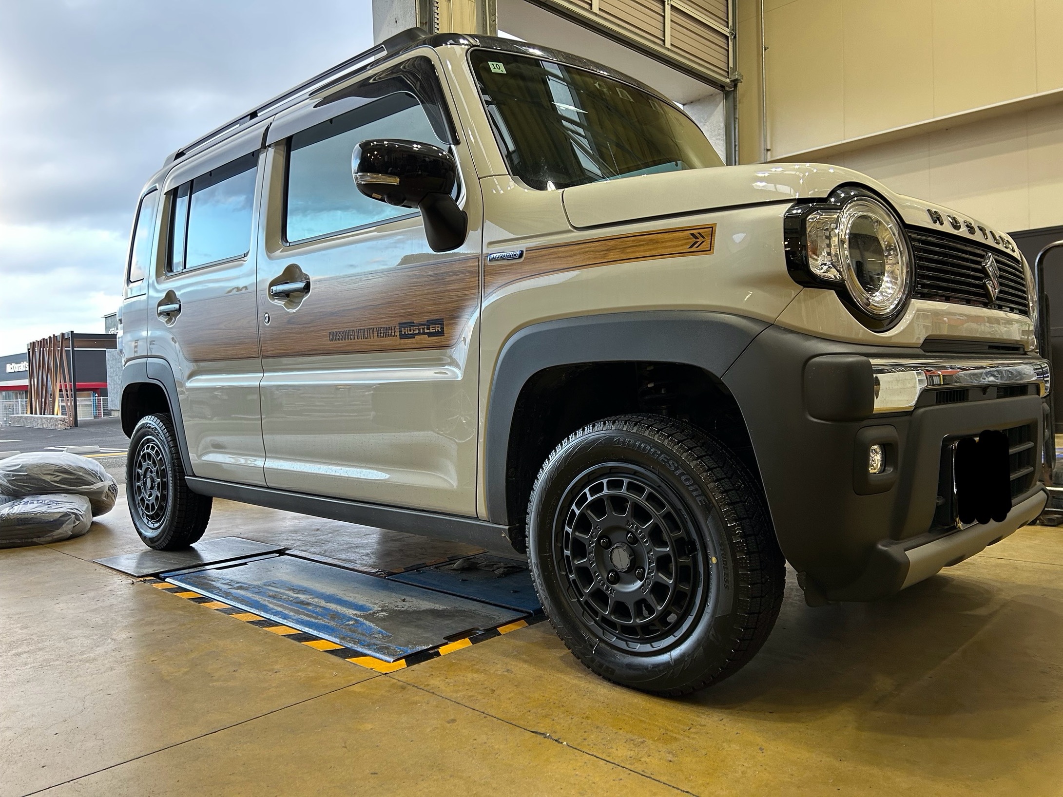 スズキ ハスラー 冬でもおしゃれは大切( *´艸｀) WEDS MUD VANCE