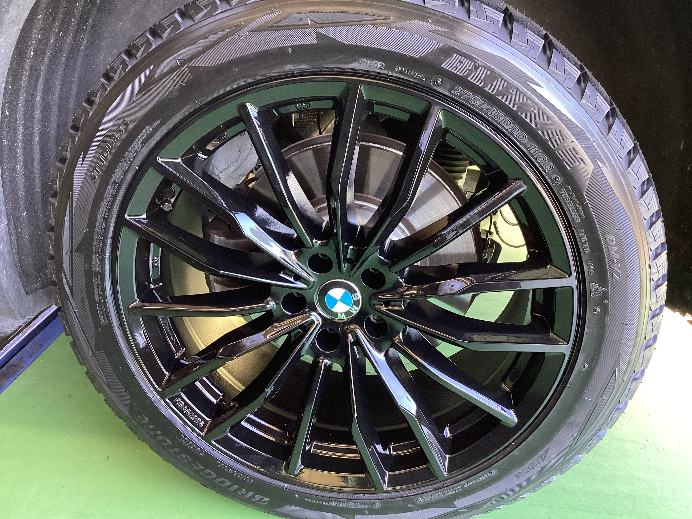 BMW X5 スタッドレスタイヤ取付 | 店舗おススメ情報 | タイヤ館 
