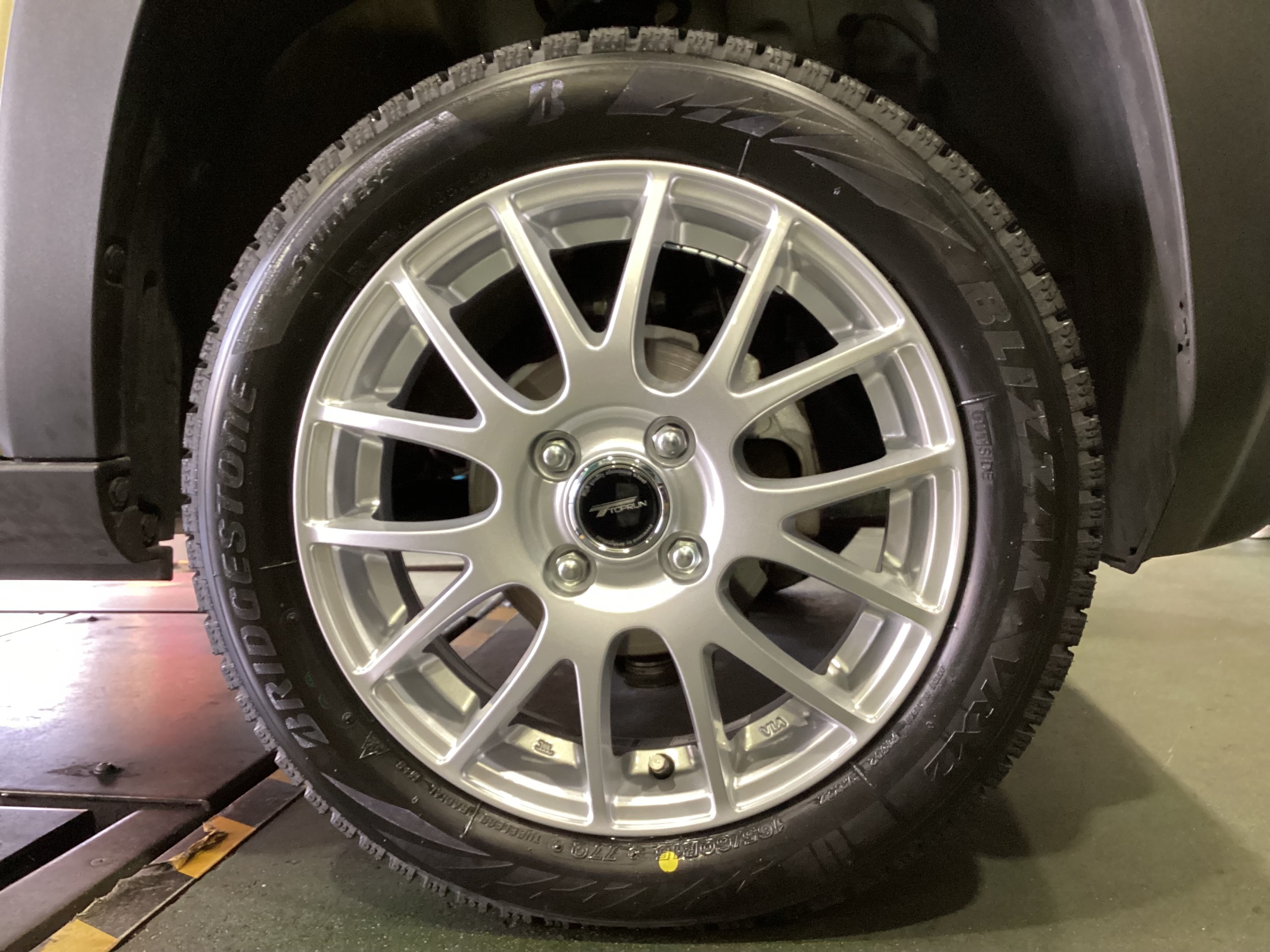 作業事例】「スズキ・ハスラー」スタッドレスタイヤホイールセット装着