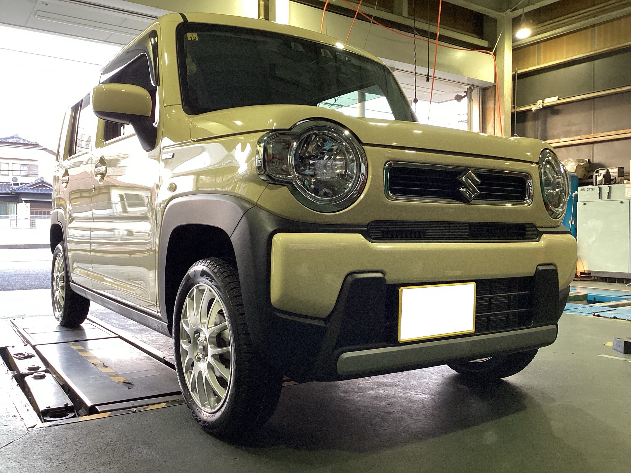 作業事例】「スズキ・ハスラー」スタッドレスタイヤホイールセット装着