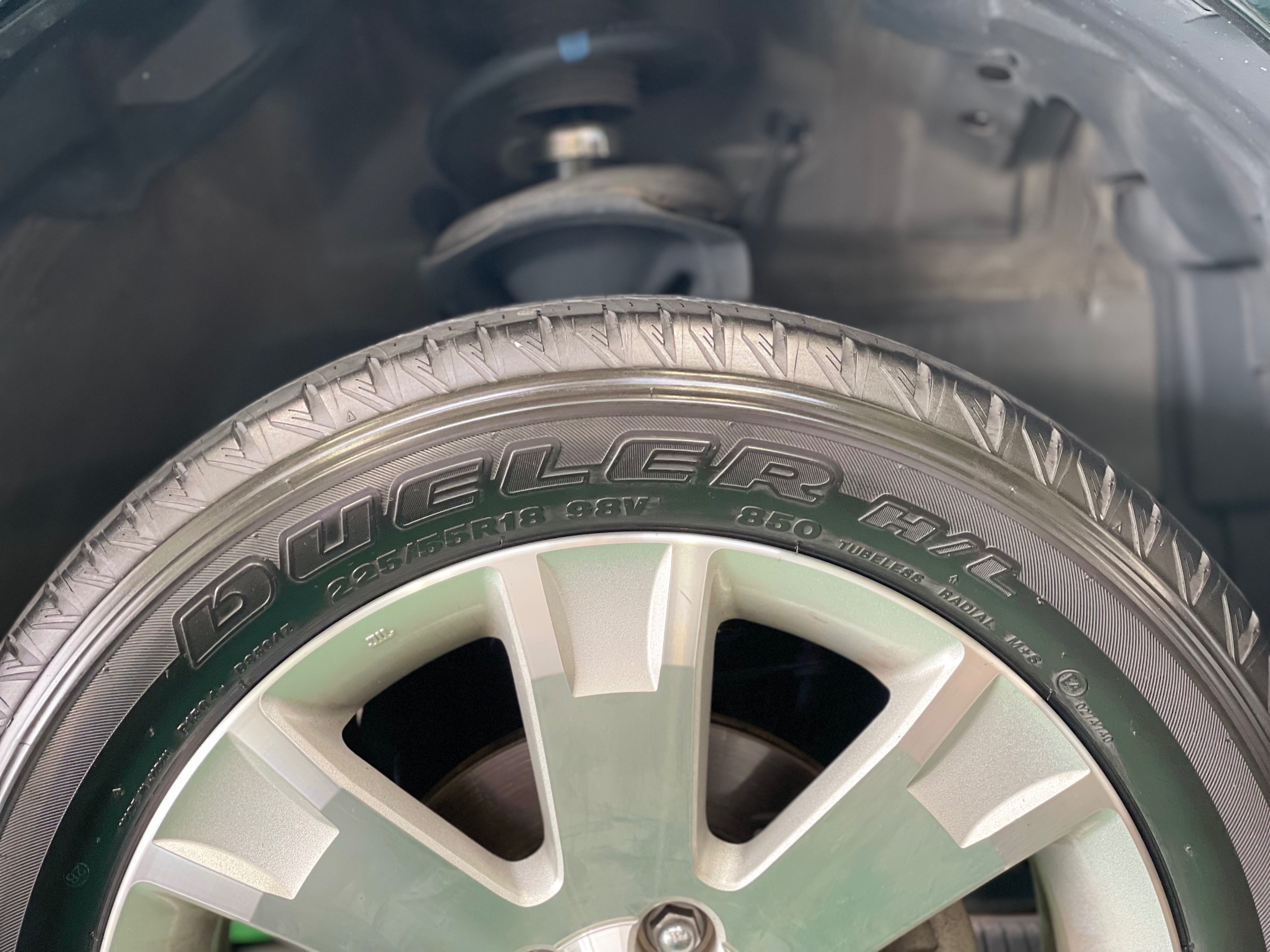 タイヤ館加古川 三菱 デリカ D:5 CV1W　タイヤ交換