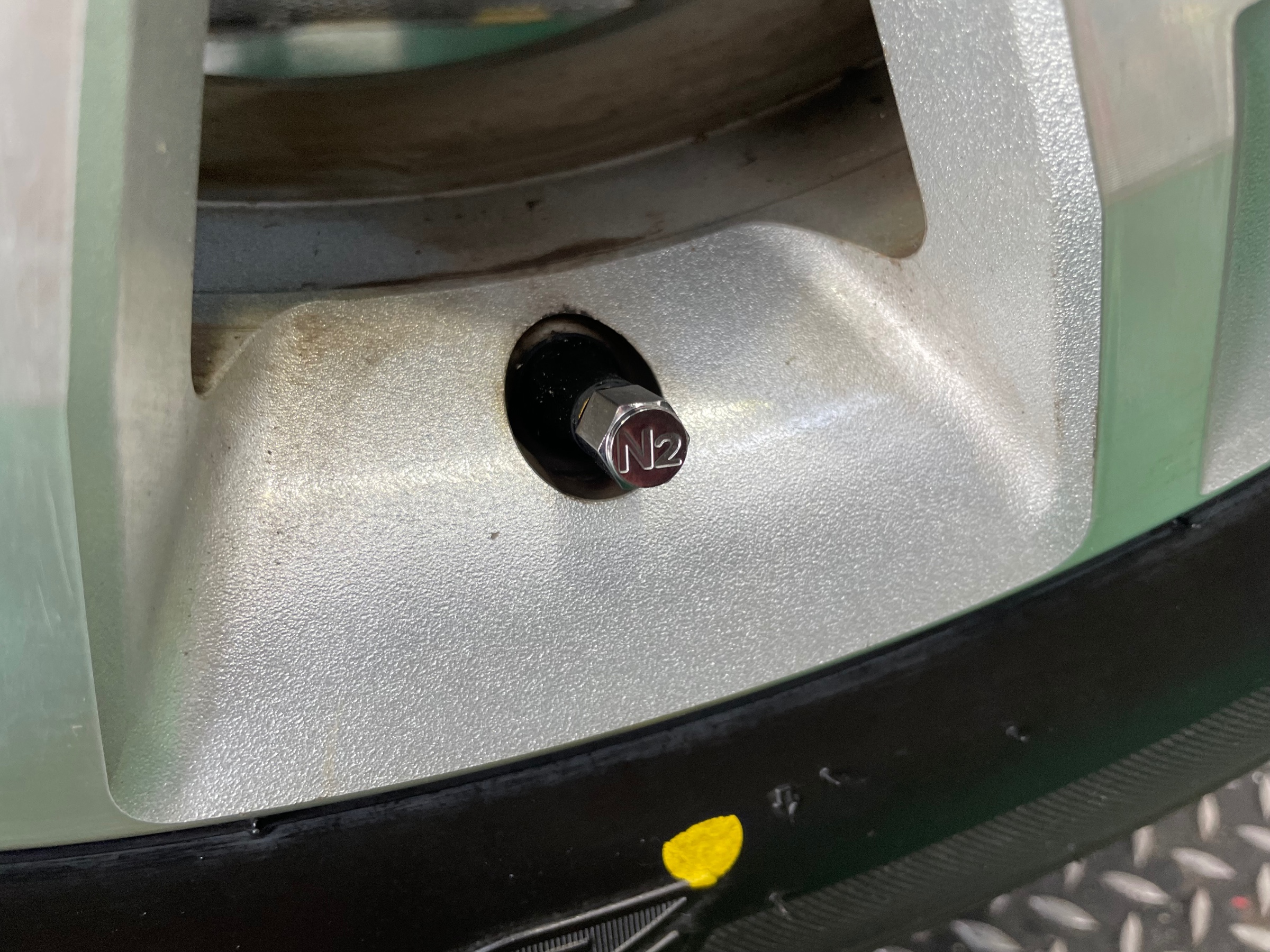 タイヤ館加古川 三菱 デリカ D:5 CV1W　タイヤ交換 窒素ガス充填 チッソガス充填