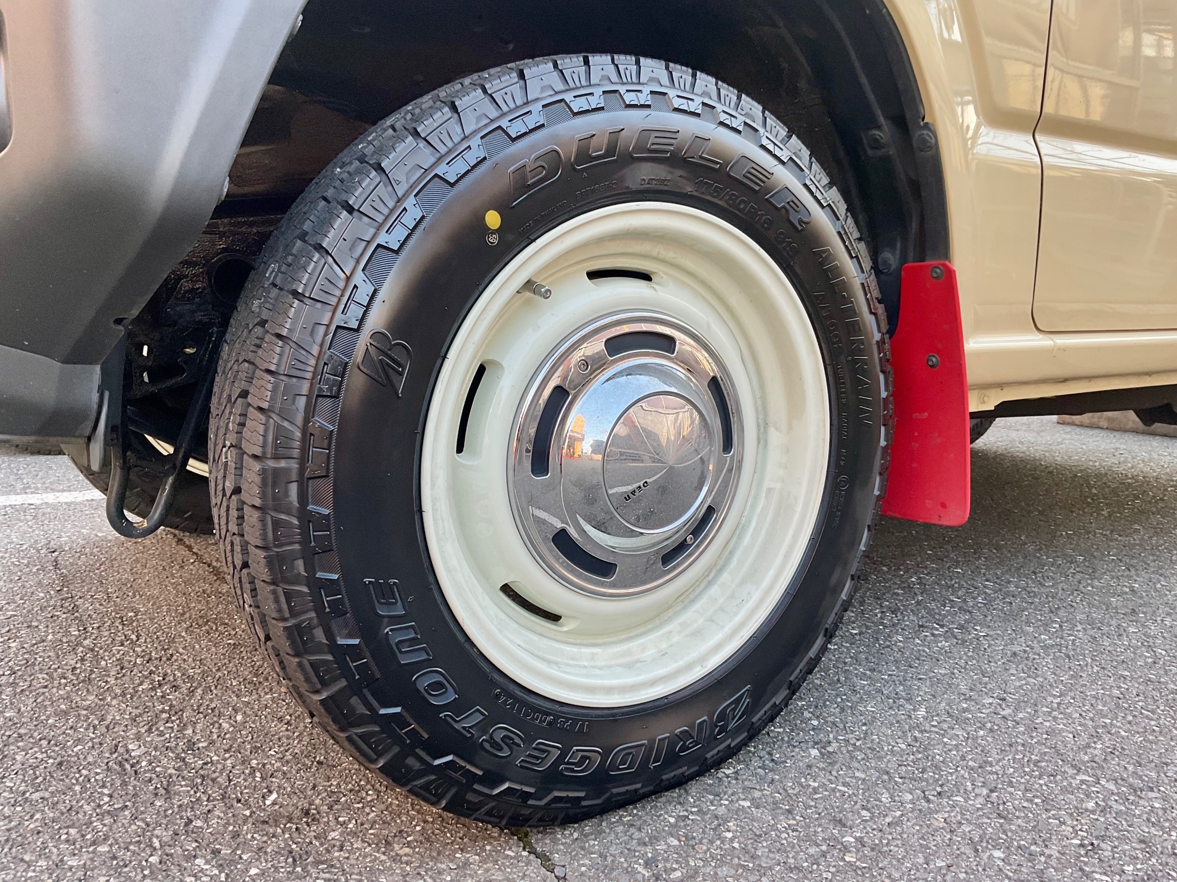 オンもオフも安心‼︎ ジムニーJB64にDUELER A/T002を装着させて