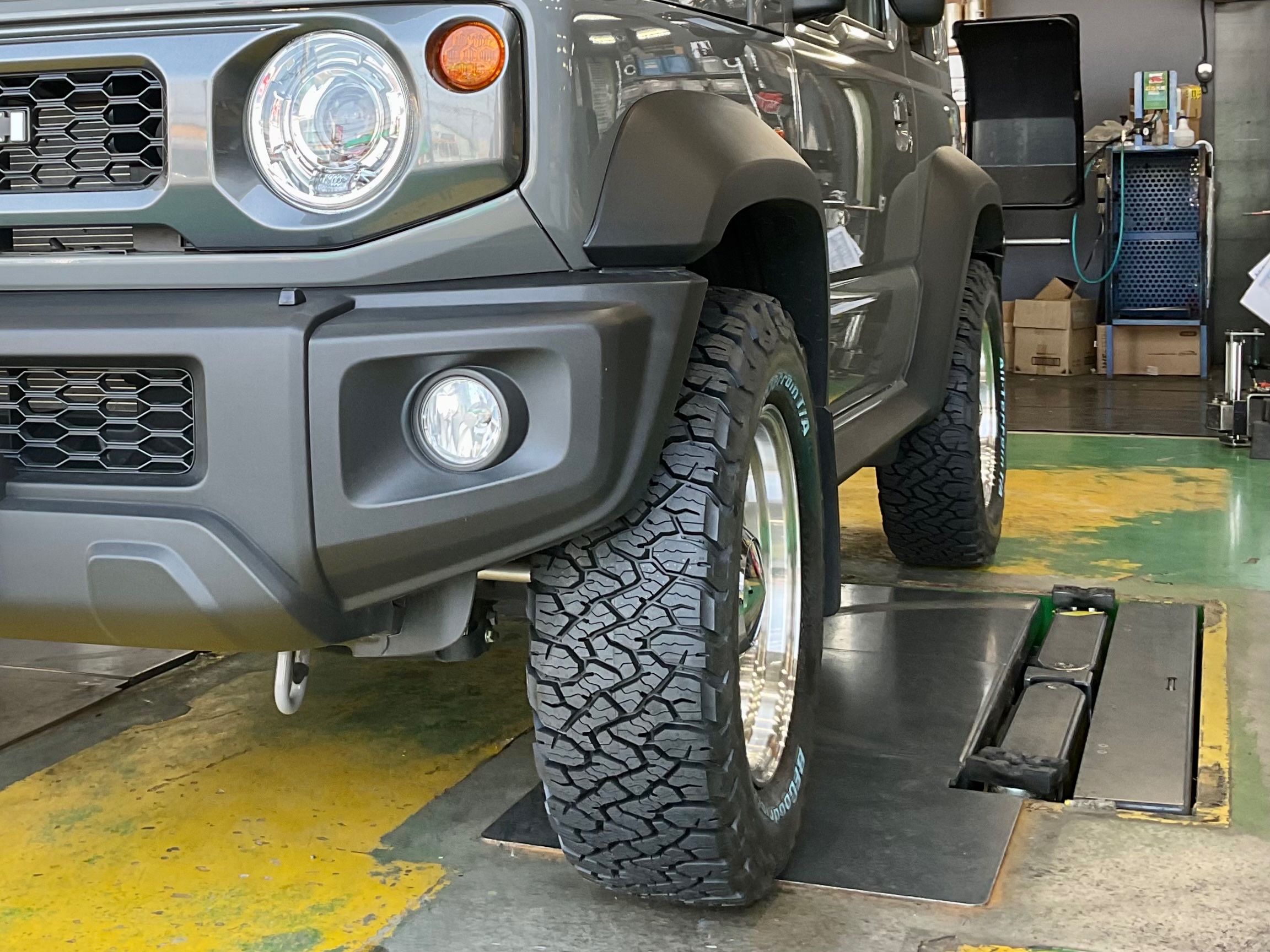 ジムニーシエラJB74にレトロスタイル‼︎ DEAN CROSS COUNTRYを