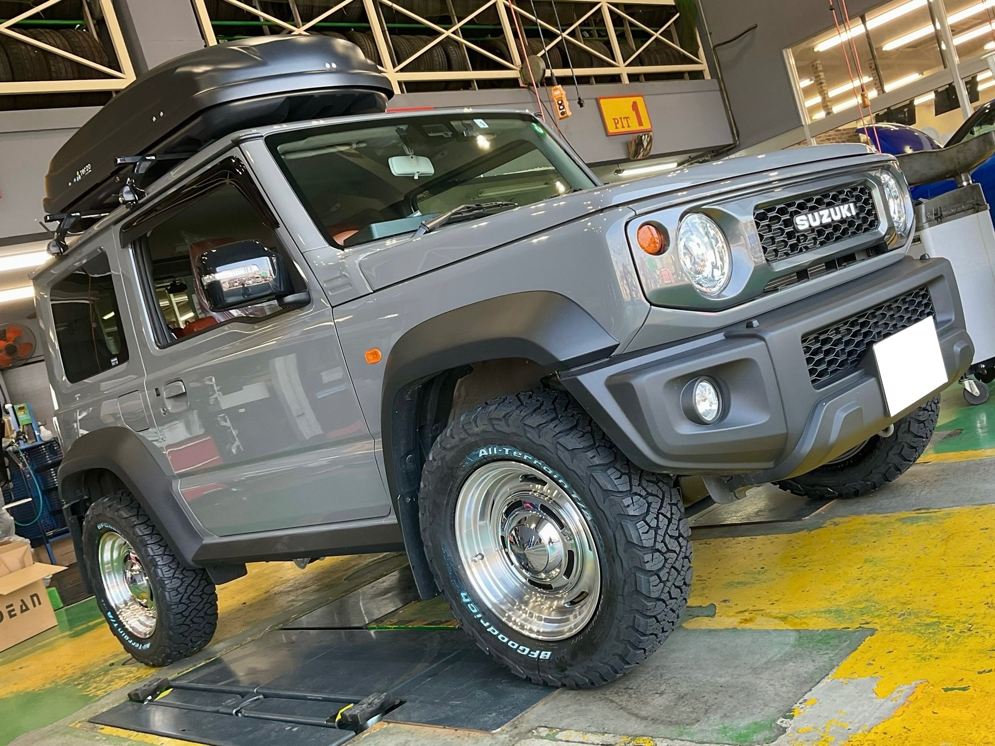 【お気に入り】 ジムニーシエラJB74にレトロスタイル‼︎ DEAN CROSS COUNTRYを パーツ