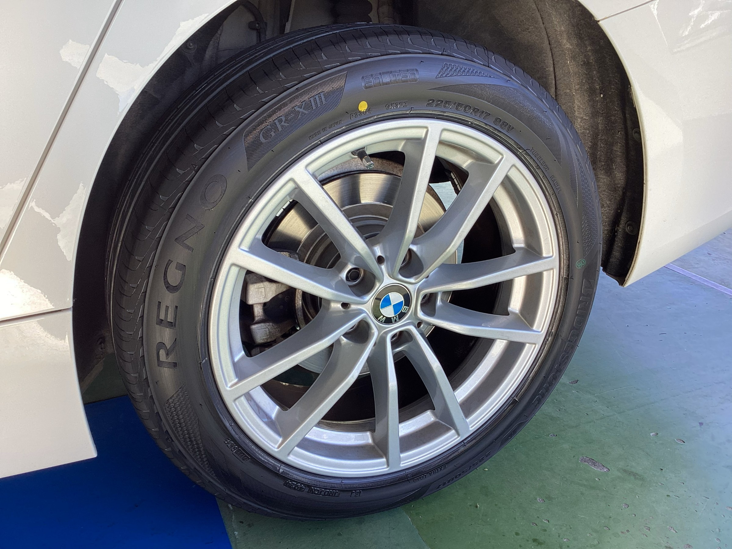 BMW 320dツーリング（G21）純正がエクストラロードならもちろん