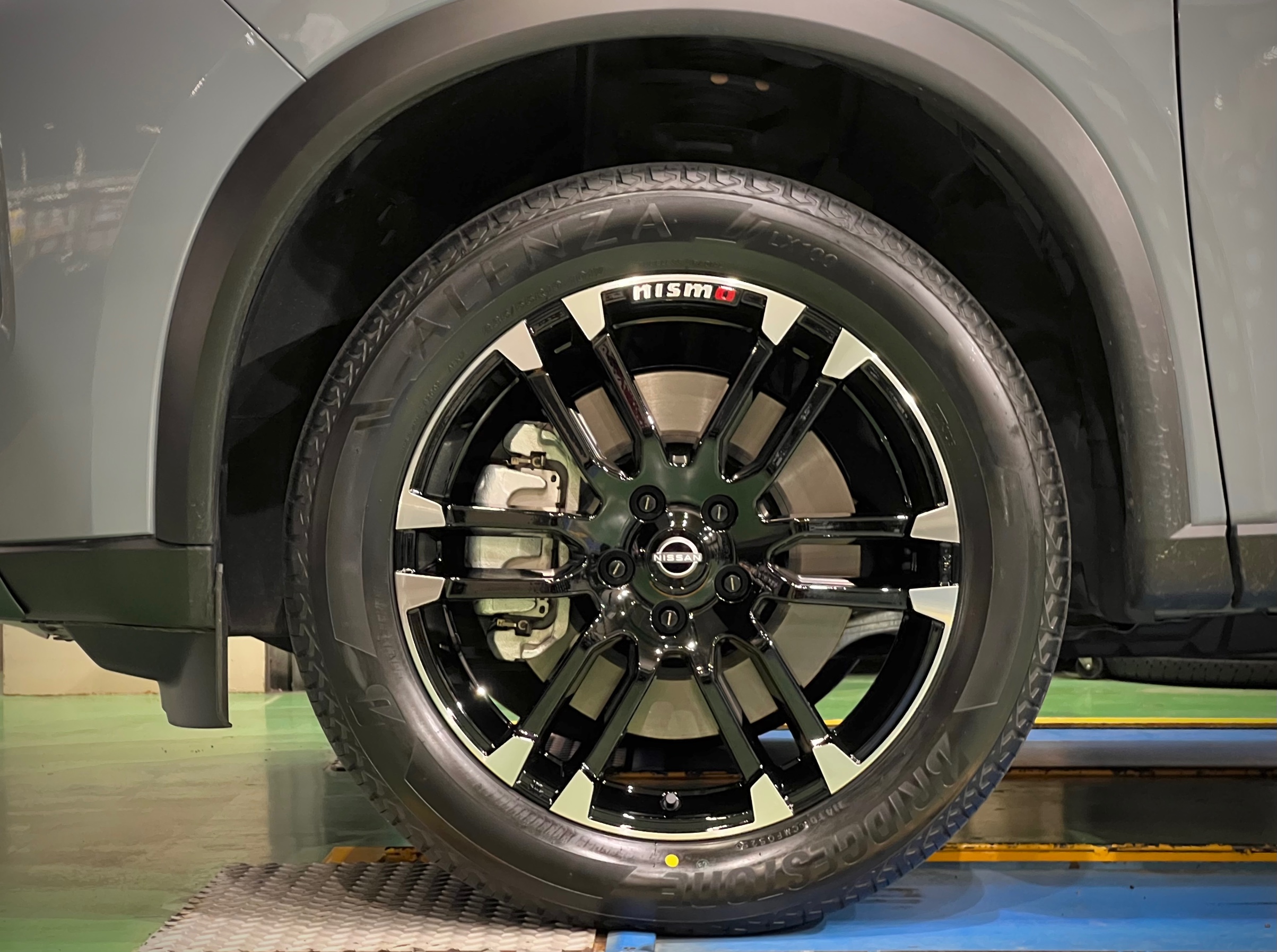 NISSAN X-TRAIL・NISMO LMX6S・ALENZA LX100 装着。 | 店舗お
