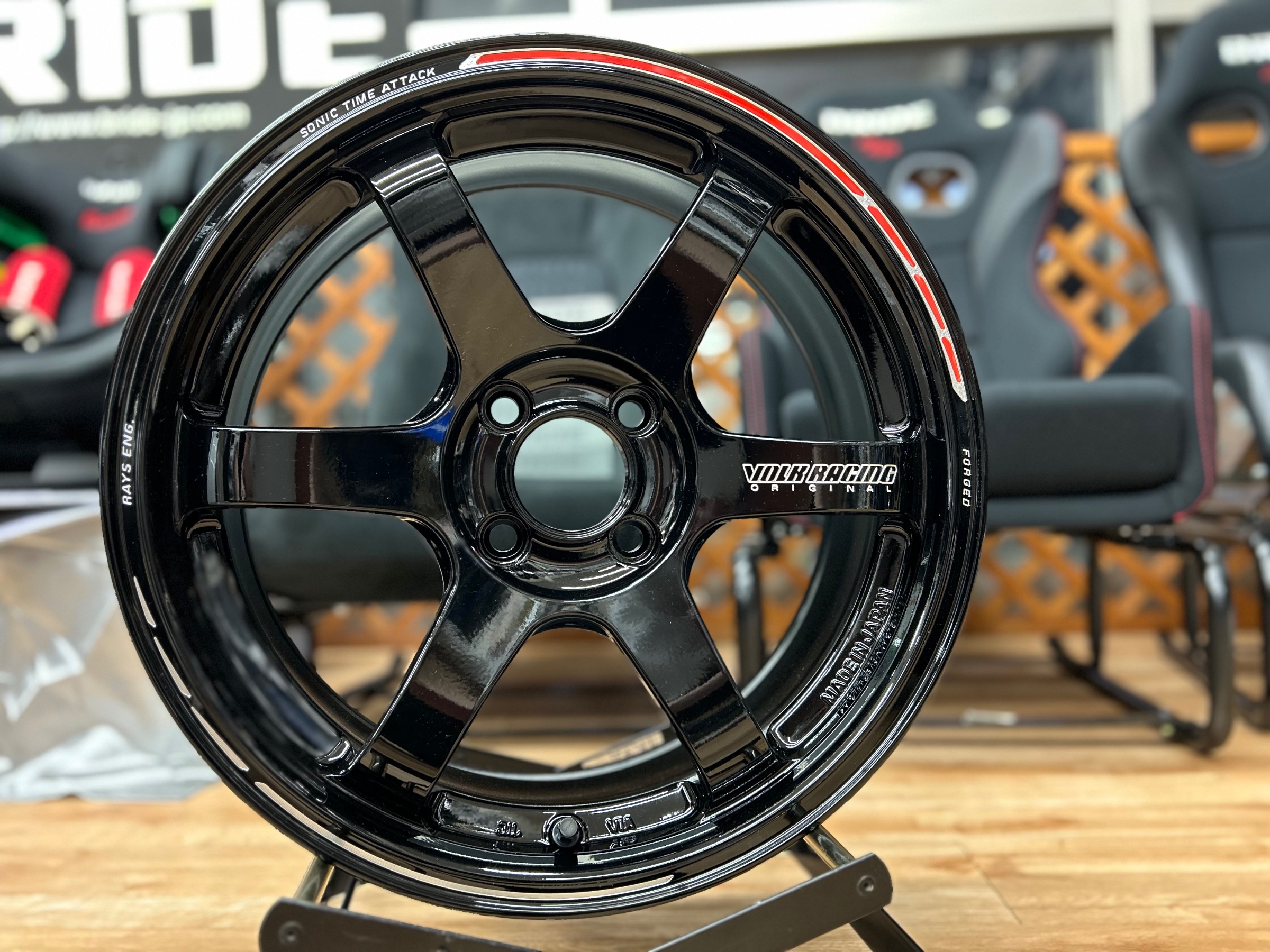 RAYS大量展示会 緊急開催！！ | 店舗おススメ情報 | タイヤ館 中山