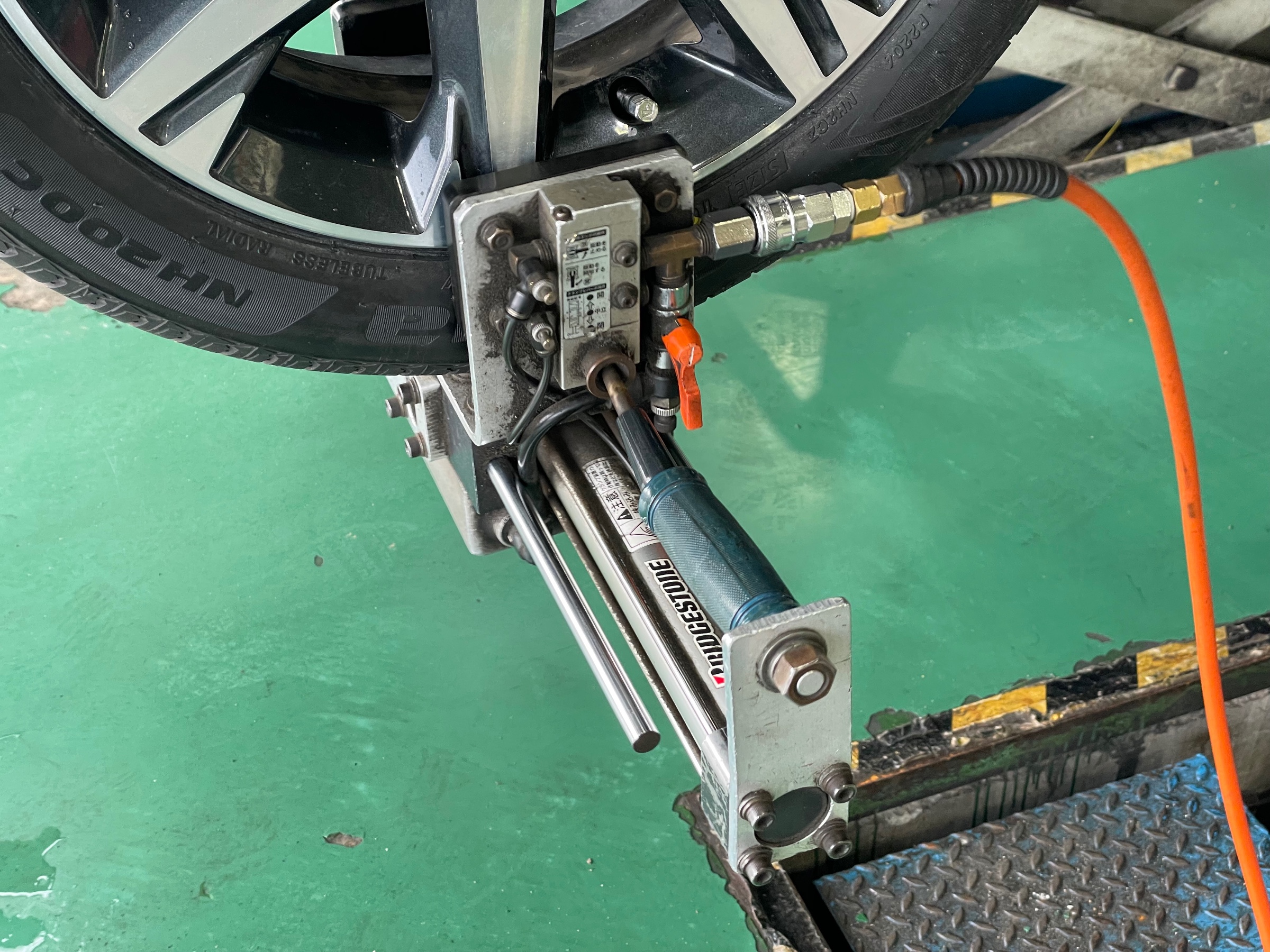 タイヤ館加古川 日産 デイズ B21W　タイヤ交換 センターフィット