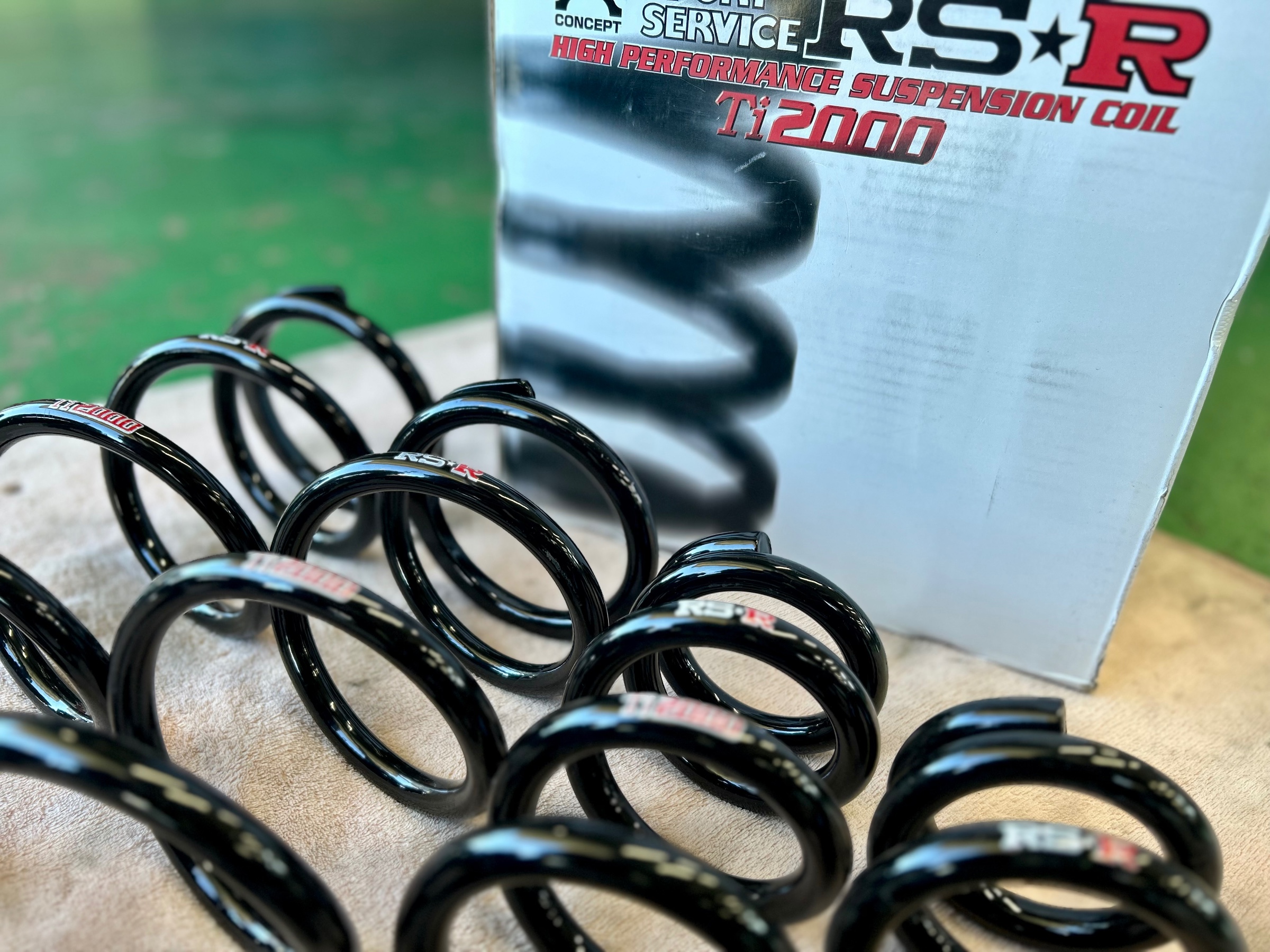 レクサスGS RS-Rダウンサス取付作業 | 店舗おススメ情報